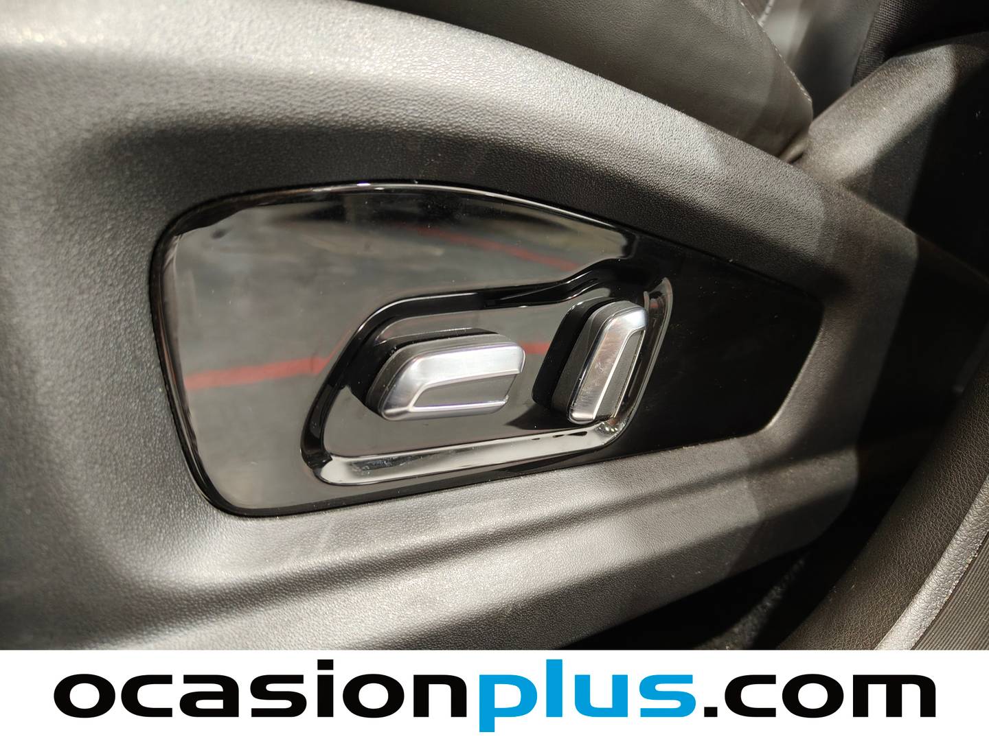 Extras y acabados del EBRO S700 EBRO S700 1.6 TGDI Luxury 7 DCT (147 CV)