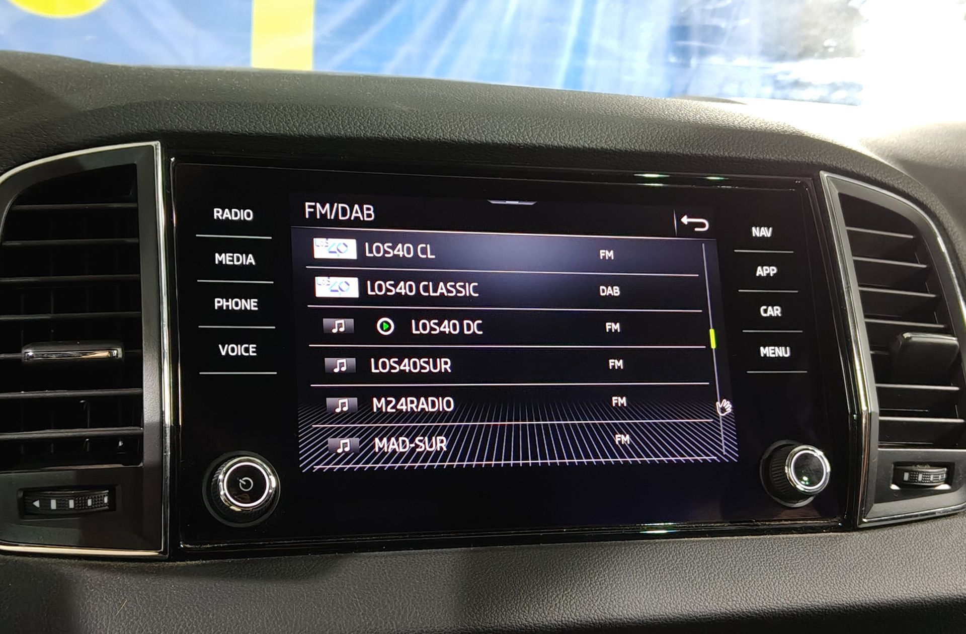 Škoda Karoq 2.0 TDI Selection - foto 34