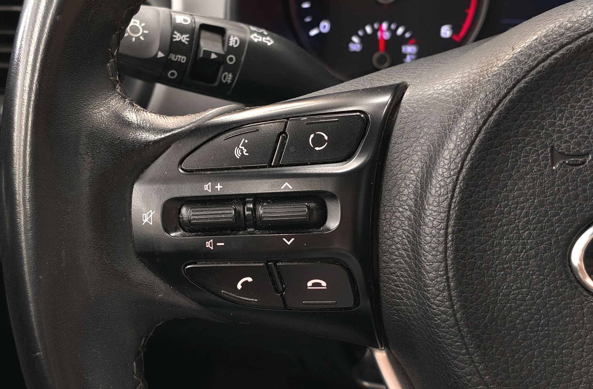 Kia Stonic 1.6 CRDi VGT Concept - foto 23