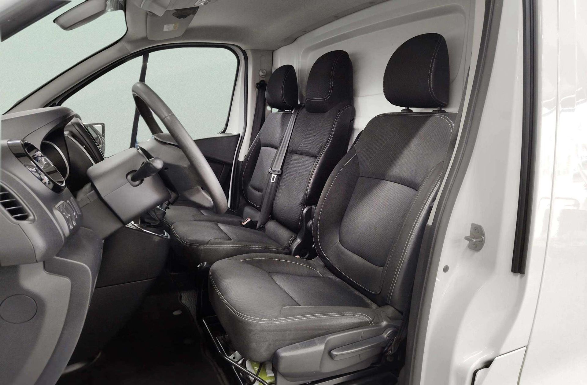 Nissan NV300 Furgon 2.0 dCi Comfort L1H1 - foto 7