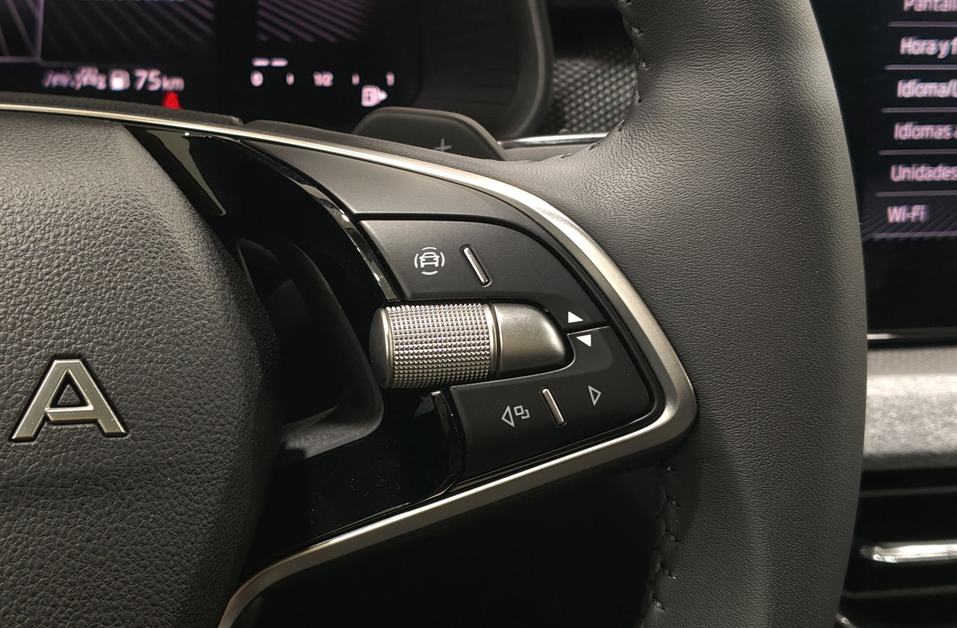 Škoda Kamiq 1.0 TSI Selection DSG - foto 29