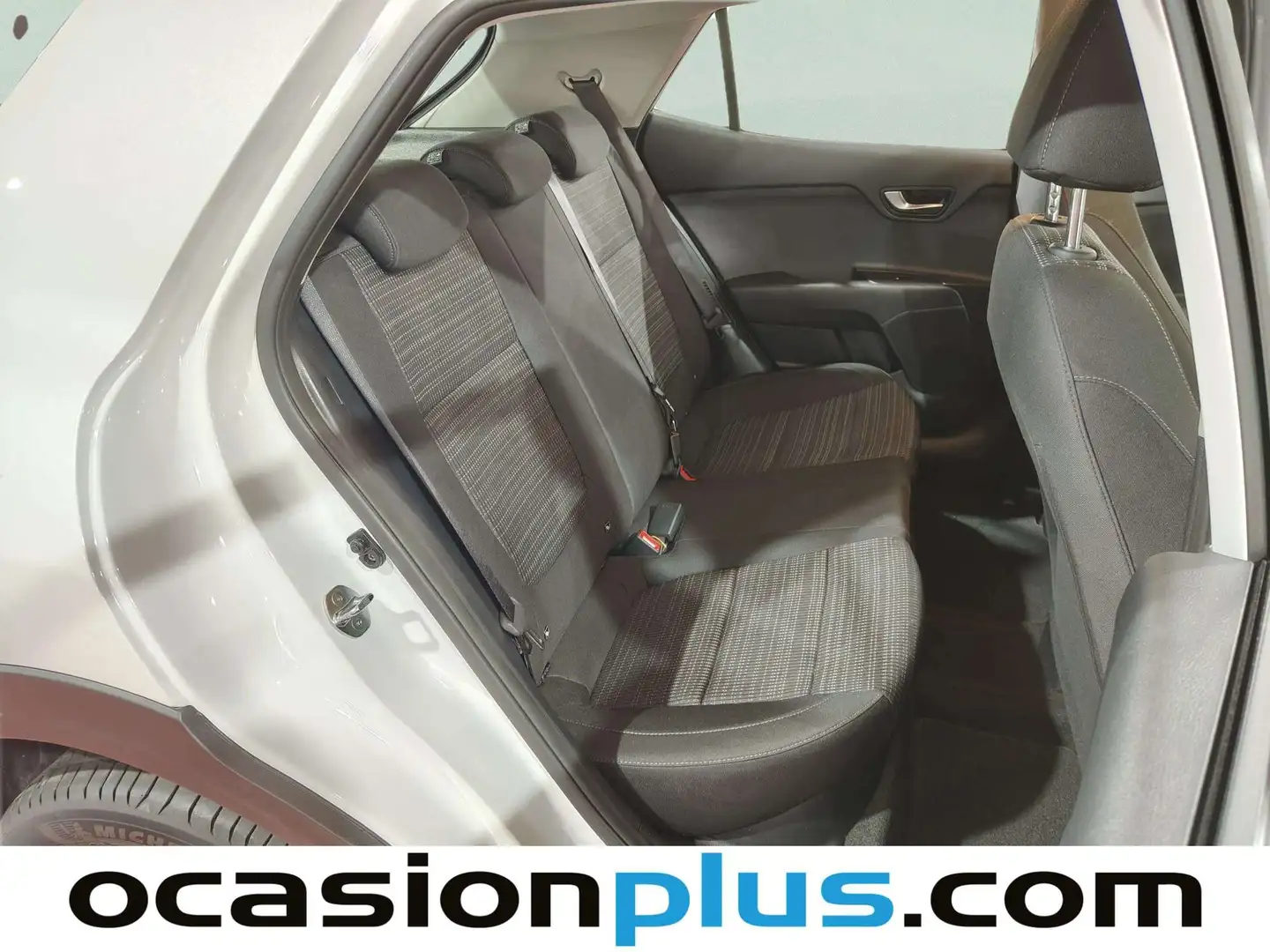 Foto KIA Stonic Kia Stonic 1.0 T-GDi MHEV Drive DCT (120 CV)