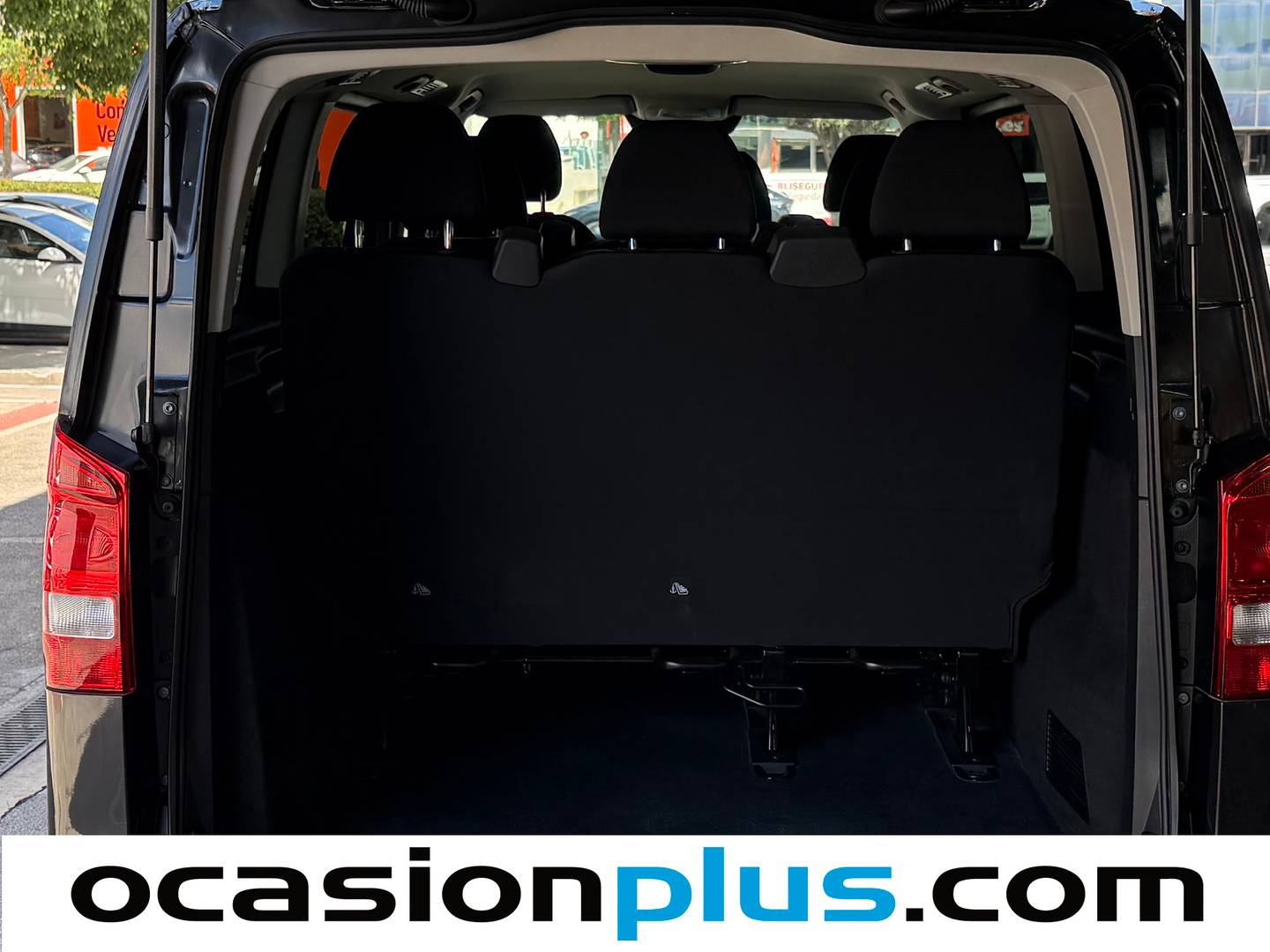 Fotos maletero Mercedes Vito Mercedes Vito 114 CDI Tourer Pro Larga AT (136 CV) 9 Plazas