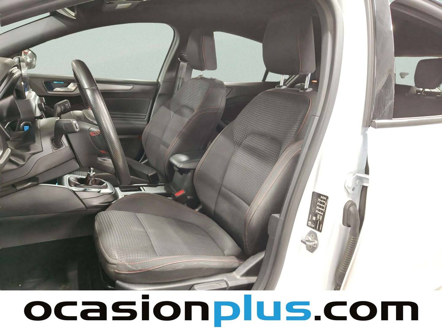 Foto asientos delanteros Ford Focus Ford Focus 1.0 Ecoboost MHEV ST-Line (125 CV)