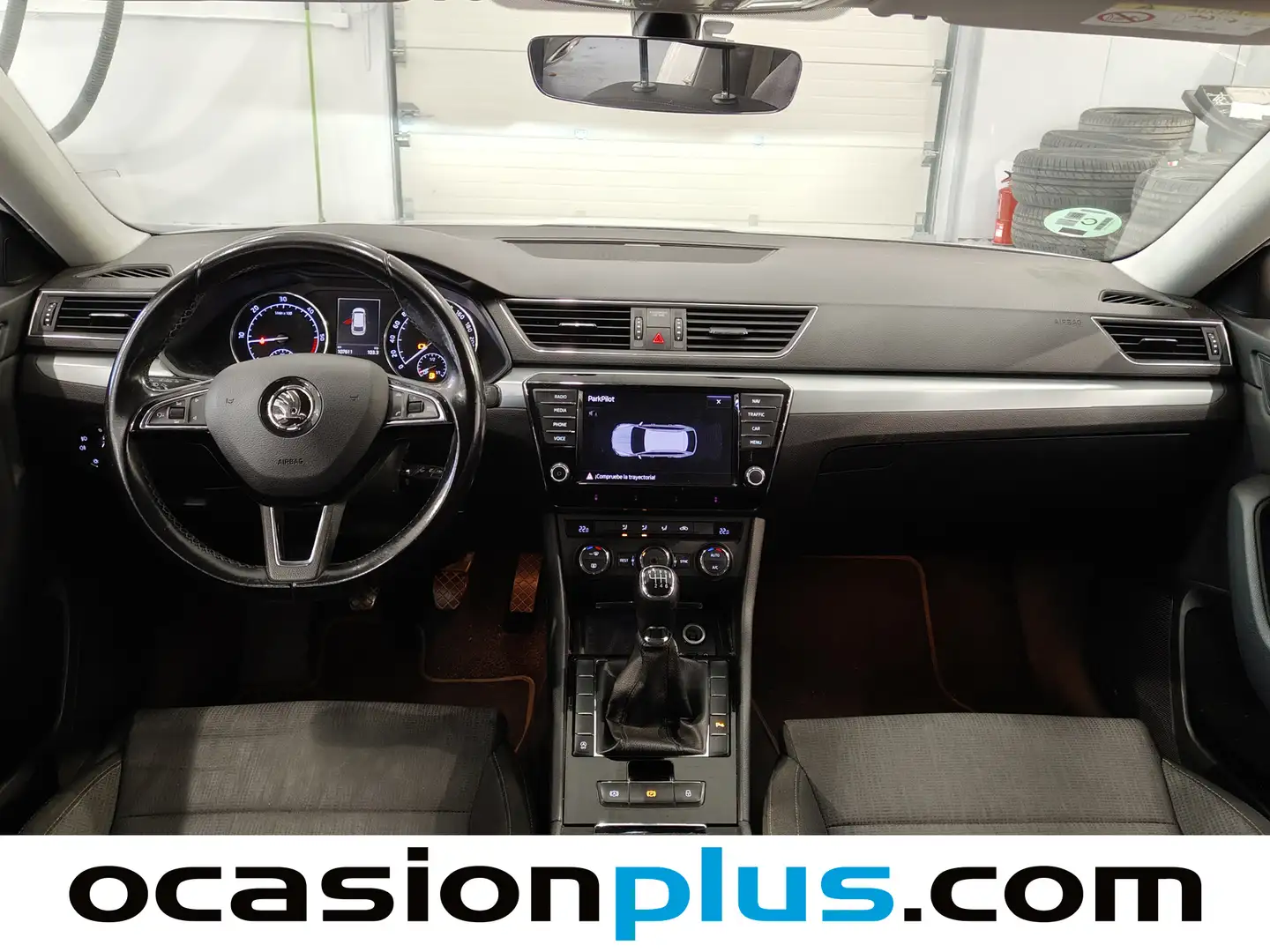 Foto Skoda Superb Skoda Superb Combi 2.0 TDI Ambition (150 CV)