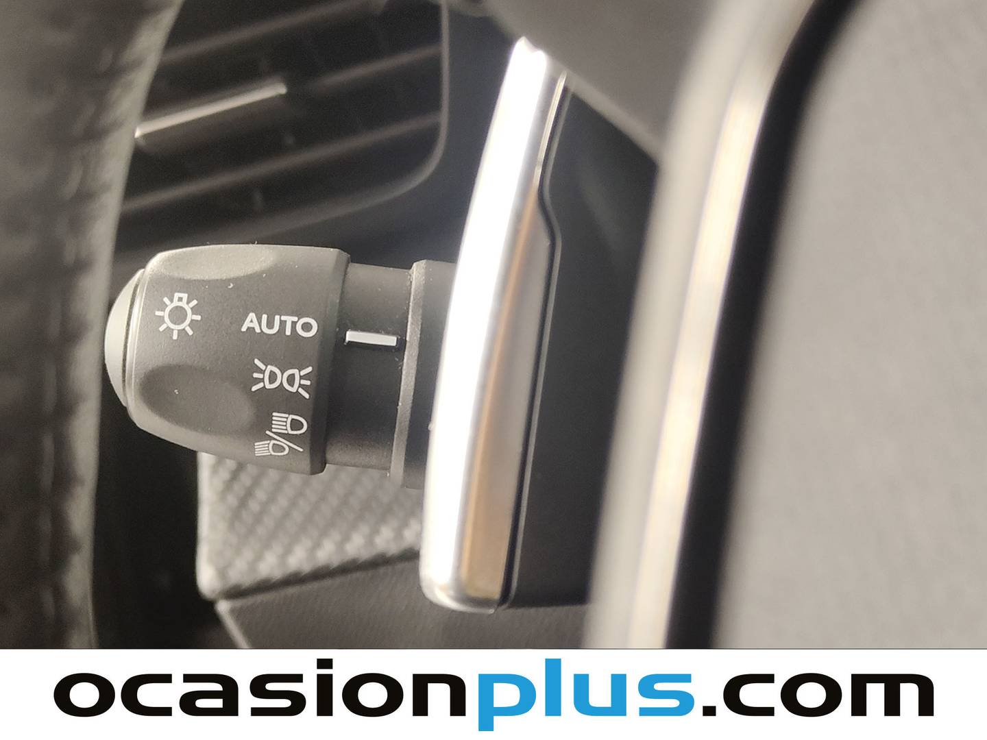 Peugeot 2008 Peugeot 2008 Allure Hybrid eDCS6 (145 CV) seminuevo