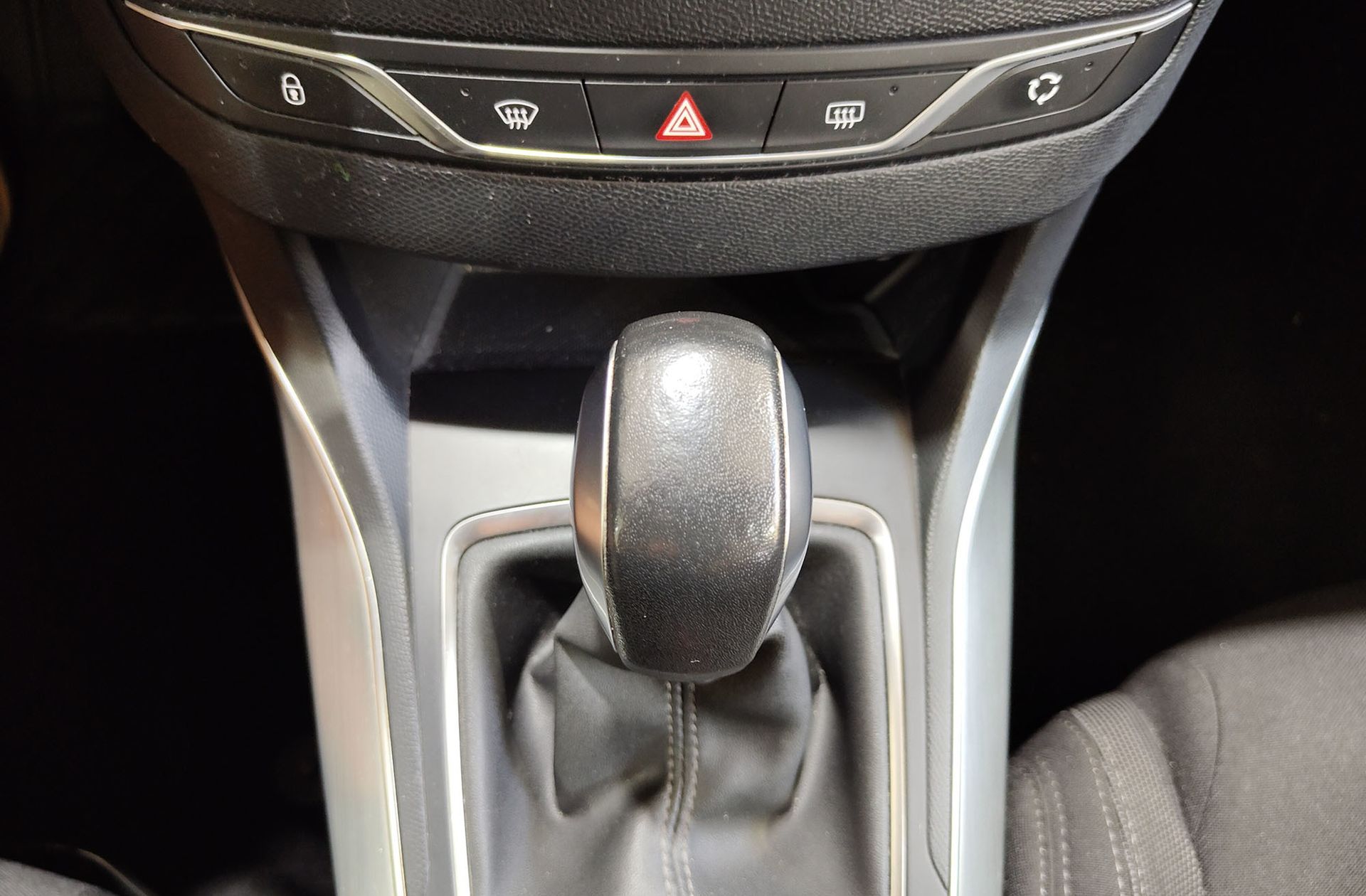 Peugeot 308 SW 2.0 BlueHDi Allure EAT6 - foto 5