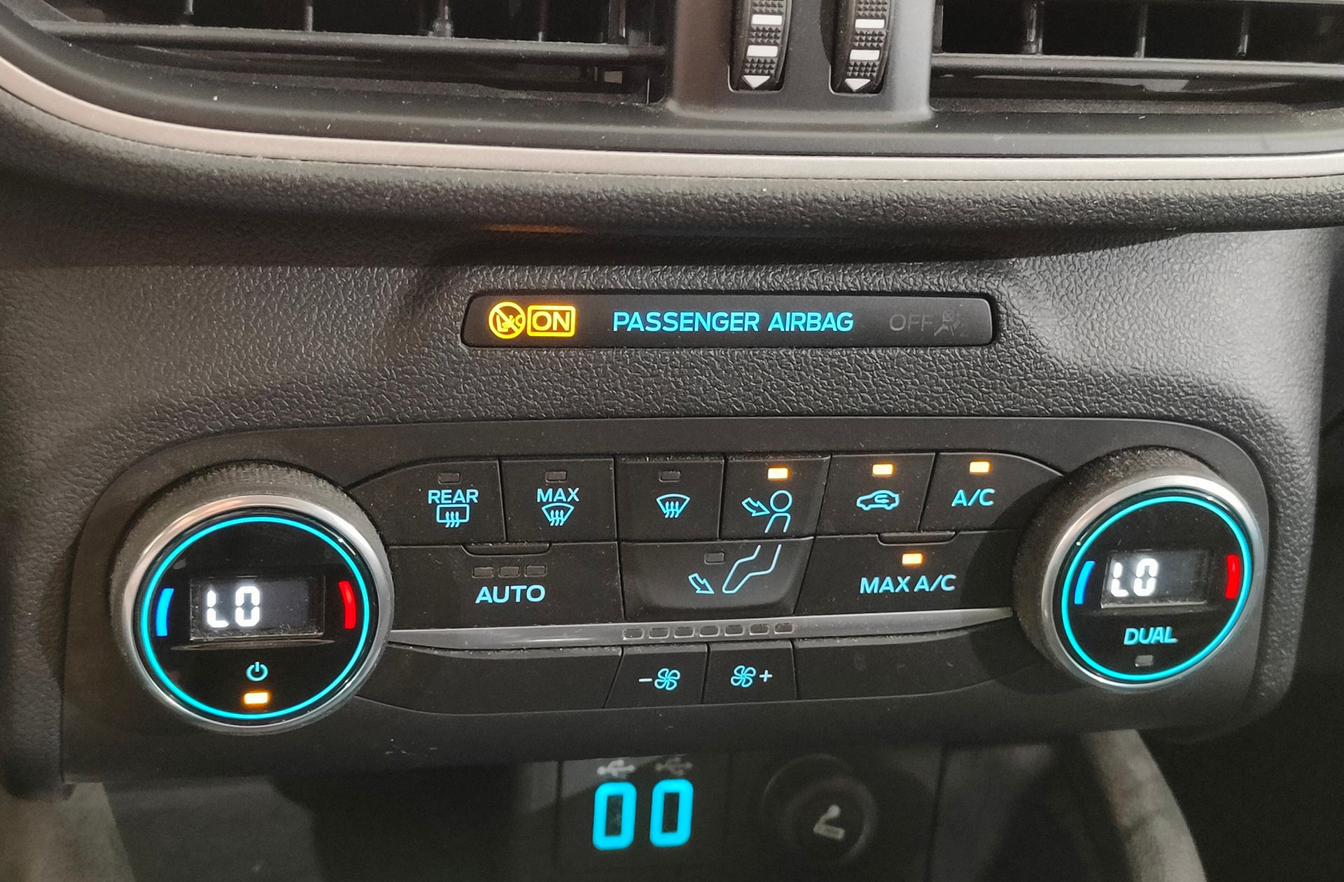 Ford Kuga 1.5 EcoBlue Trend - foto 34