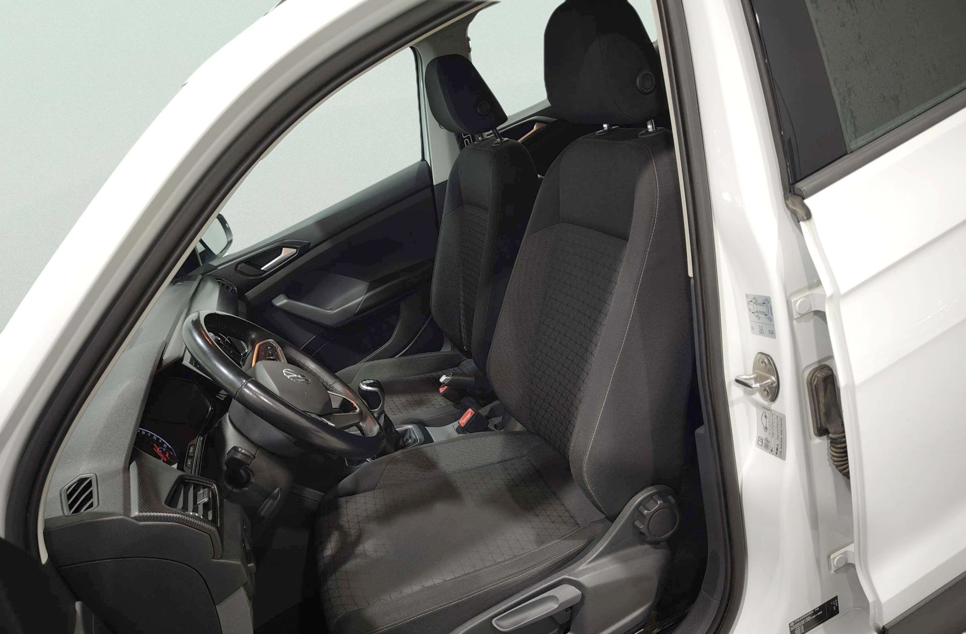 Volkswagen T-Cross Advance 1.0 TSI - foto 12