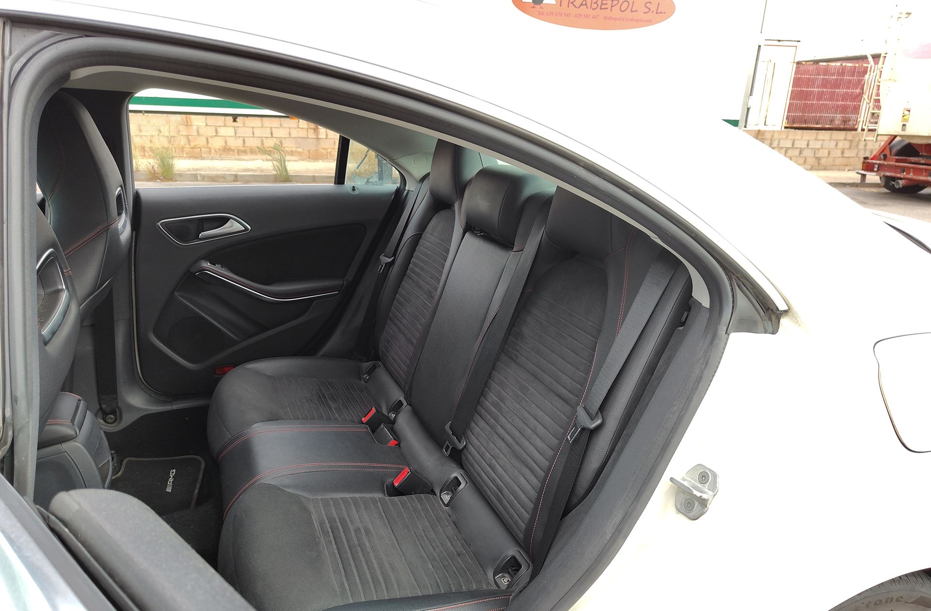 Mercedes-Benz CLA 180 Pack AMG - foto 11