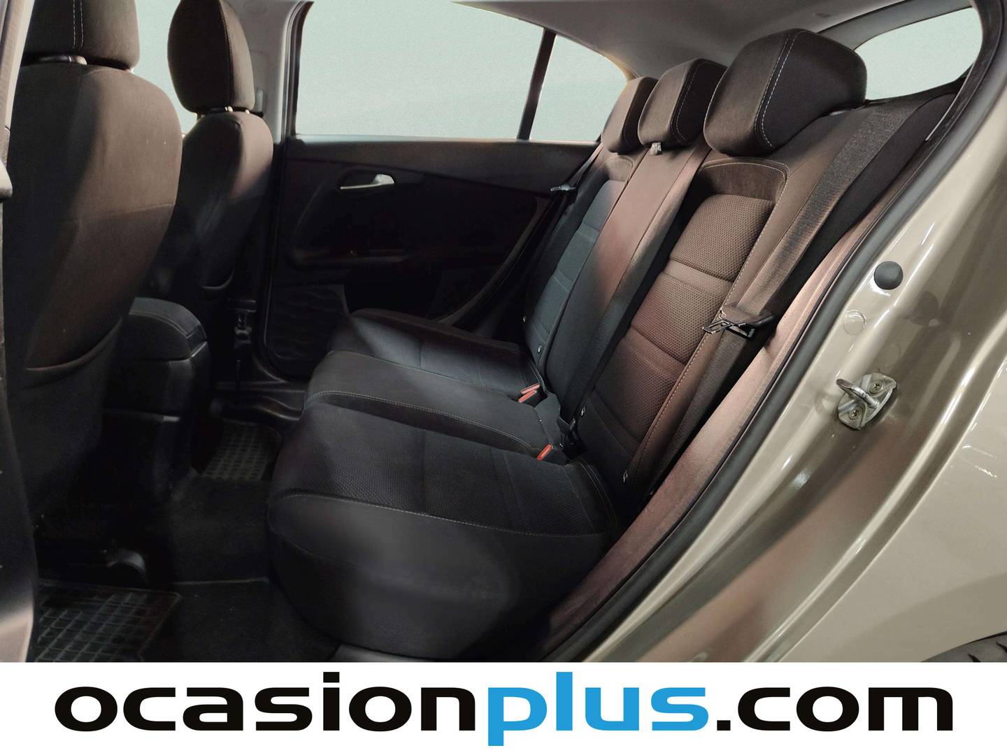 Foto asientos traseros Fiat Tipo Fiat Tipo 1.4 T-Jet Gasolina/GLP Lounge  (120 CV)