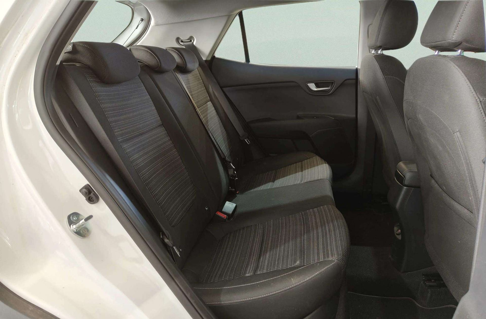 Kia Stonic 1.0 T-GDi MHEV Drive - foto 19