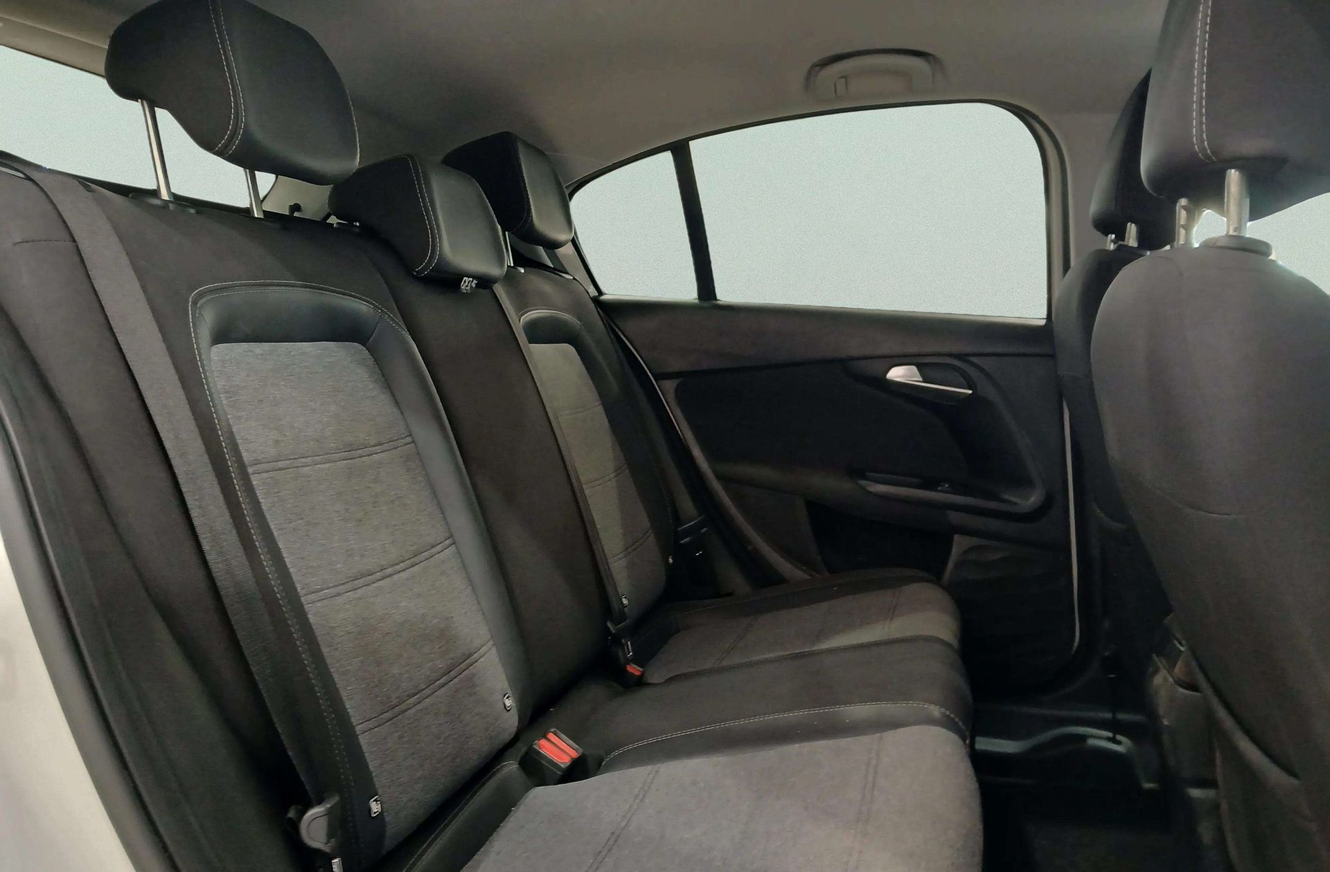 Fiat Tipo 1.5 Hybrid Cross DCT - foto 17