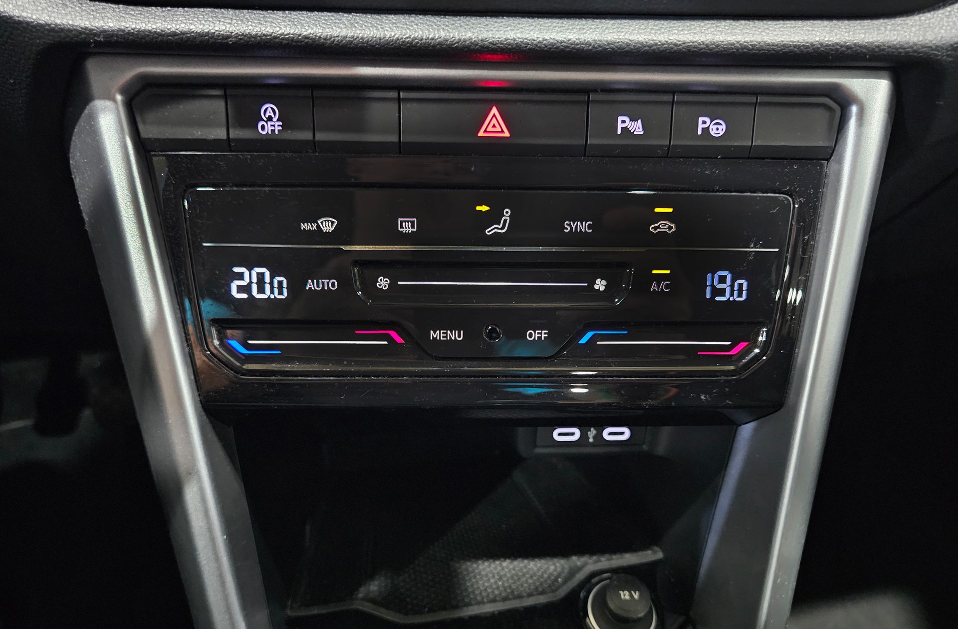 Volkswagen T-Roc Life 2.0 TDI - foto 9