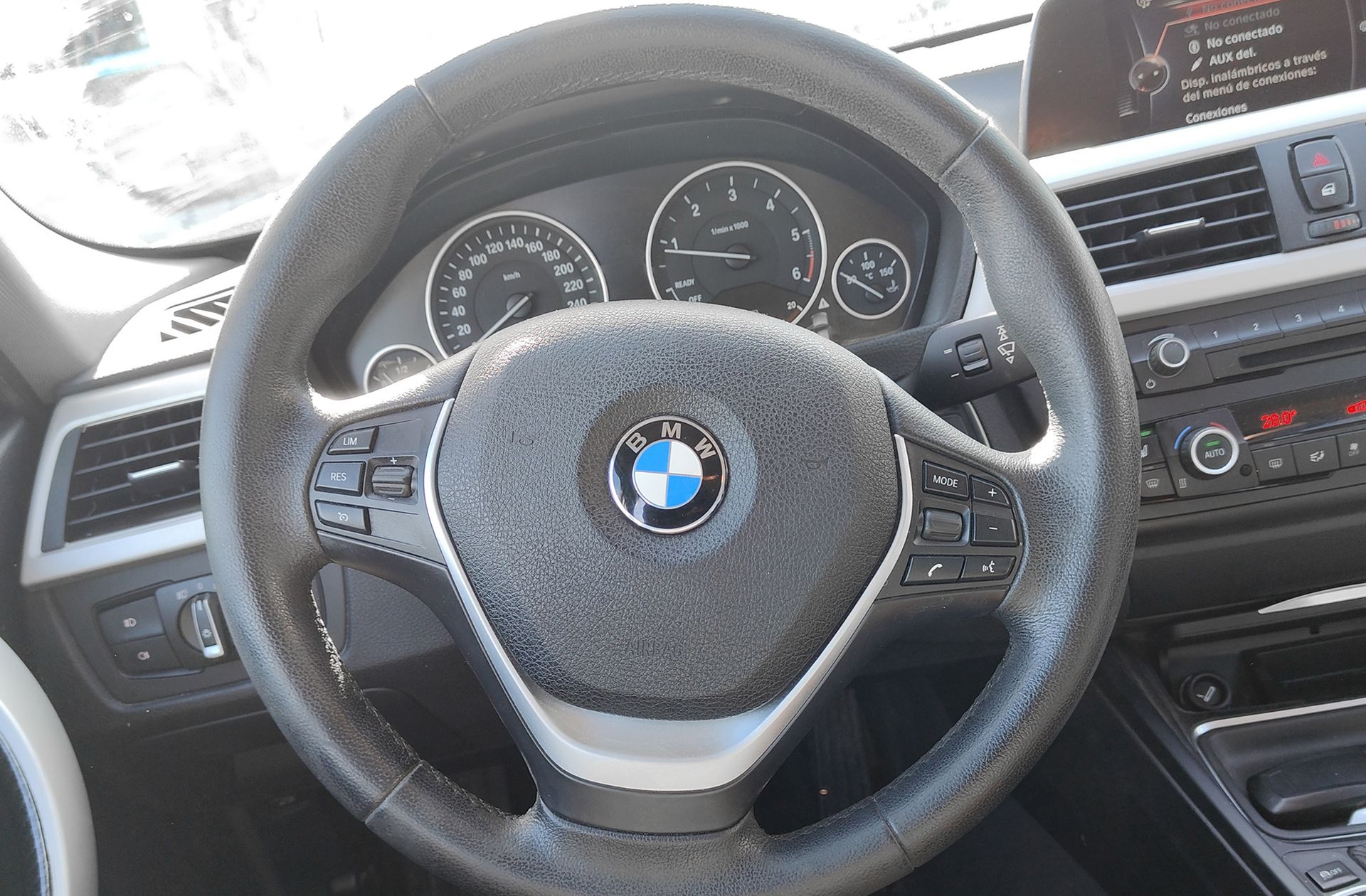 BMW Serie 3 318d Touring - foto 26