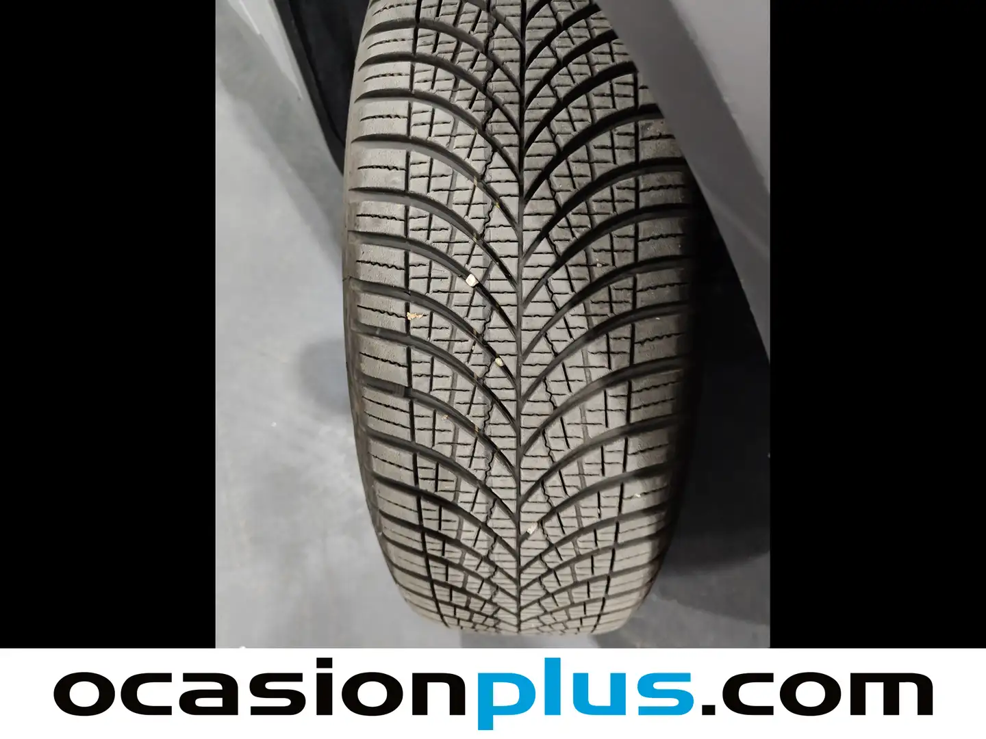 Foto Peugeot 2008 Peugeot 2008 Allure Hybrid eDCS6 (136 CV)