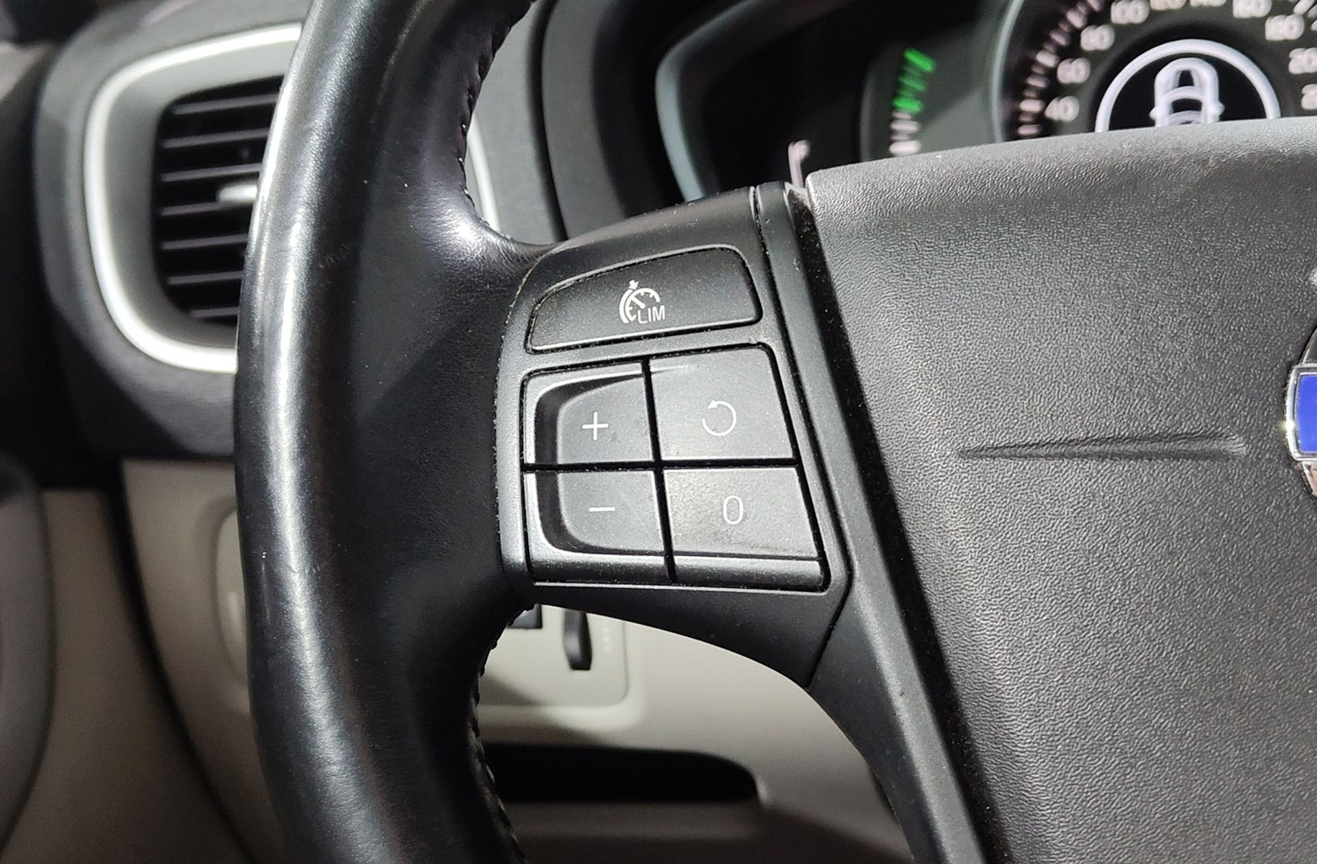 Volvo V40 D2 Kinetic - foto 30