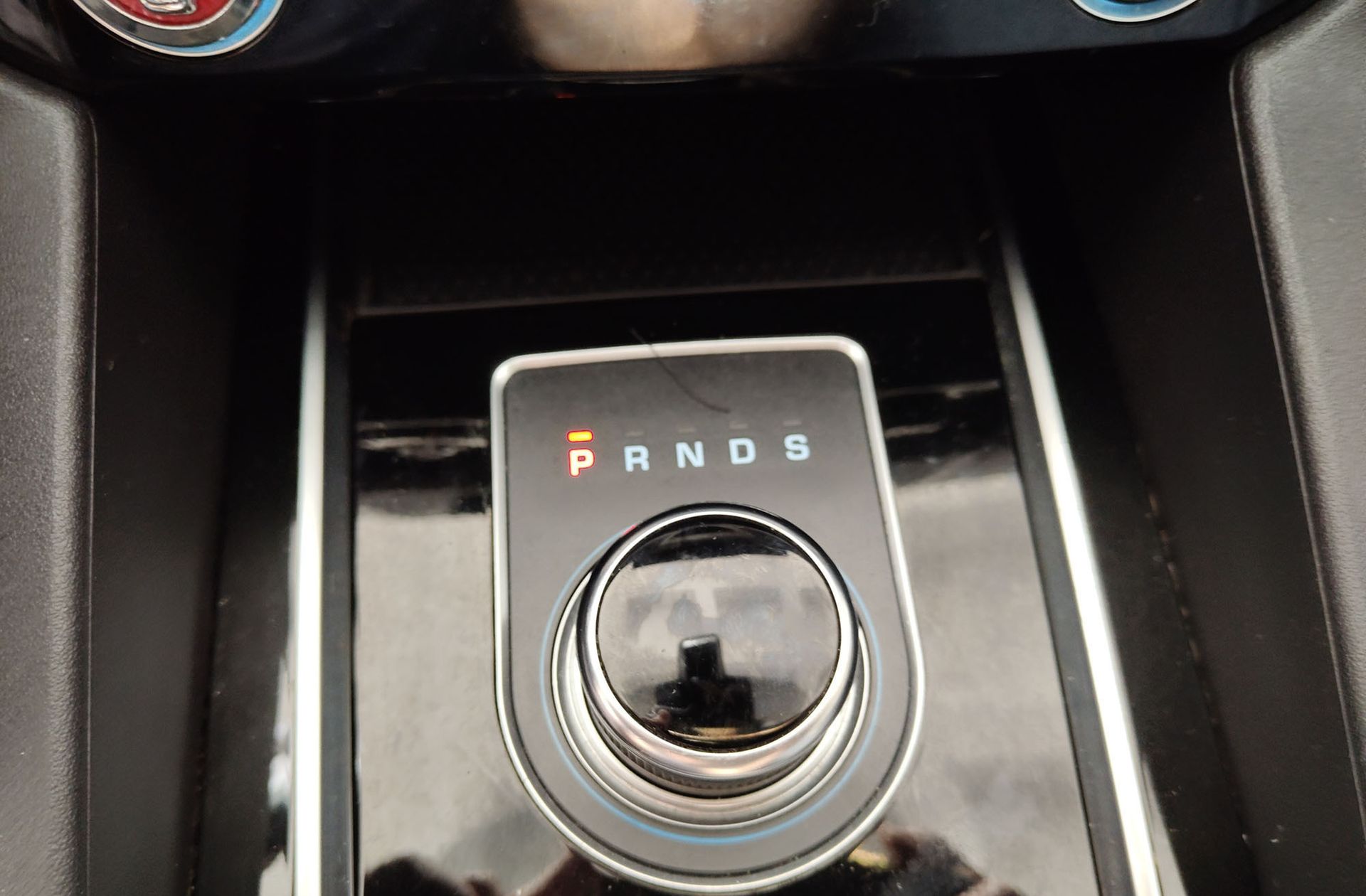 Jaguar F-Pace 2.0L i4D Pure AWD - foto 5