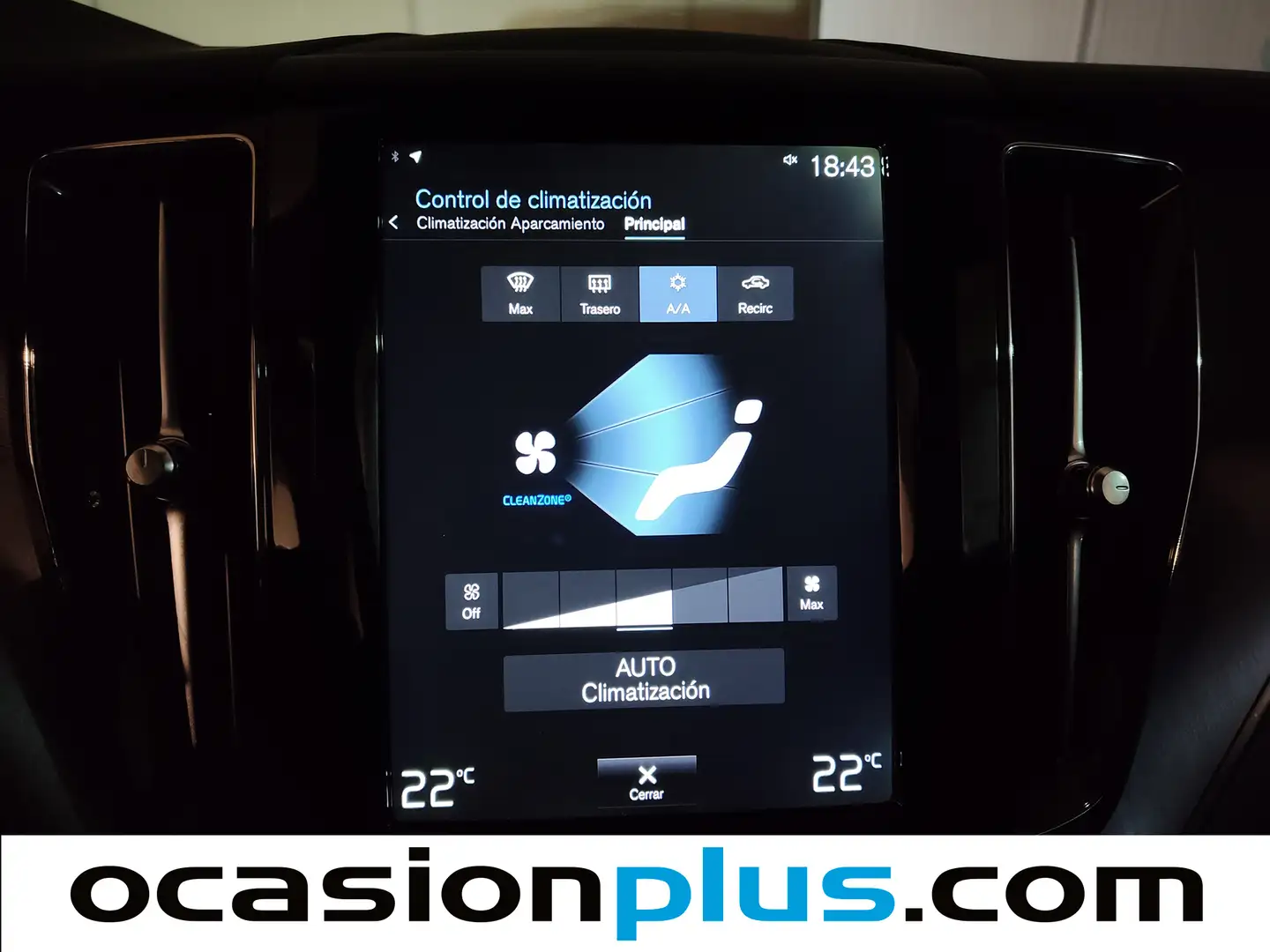 Foto Volvo XC60 Volvo XC60 D4 Momentum AWD Auto (190 CV)