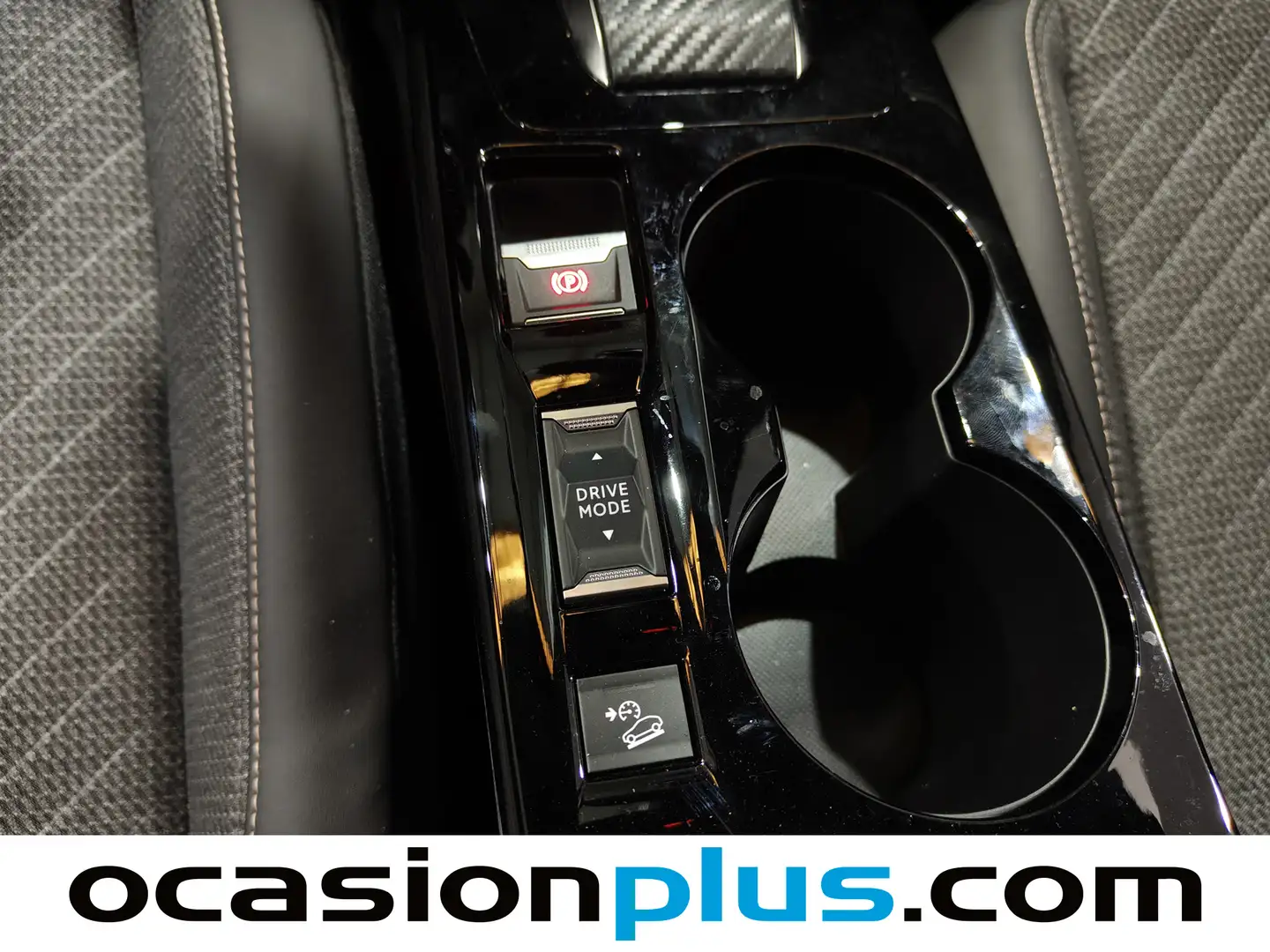 Foto Peugeot 2008 Peugeot 2008 Allure Hybrid eDCS6 (136 CV)