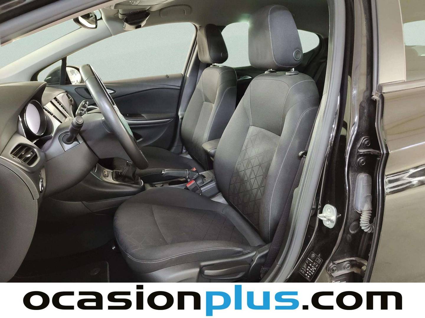 Foto asientos delanteros Opel Astra Opel Astra 1.6 CDTI 120 Aniversario (110 CV)