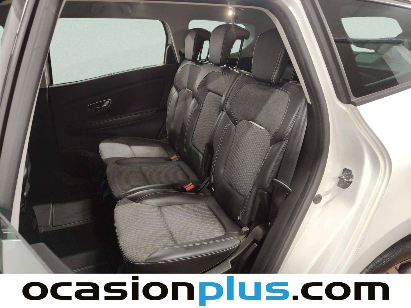 Foto asientos traseros Renault Grand Scénic Renault Grand Scenic Zen TCe (140 CV) GPF 7 Plazas
