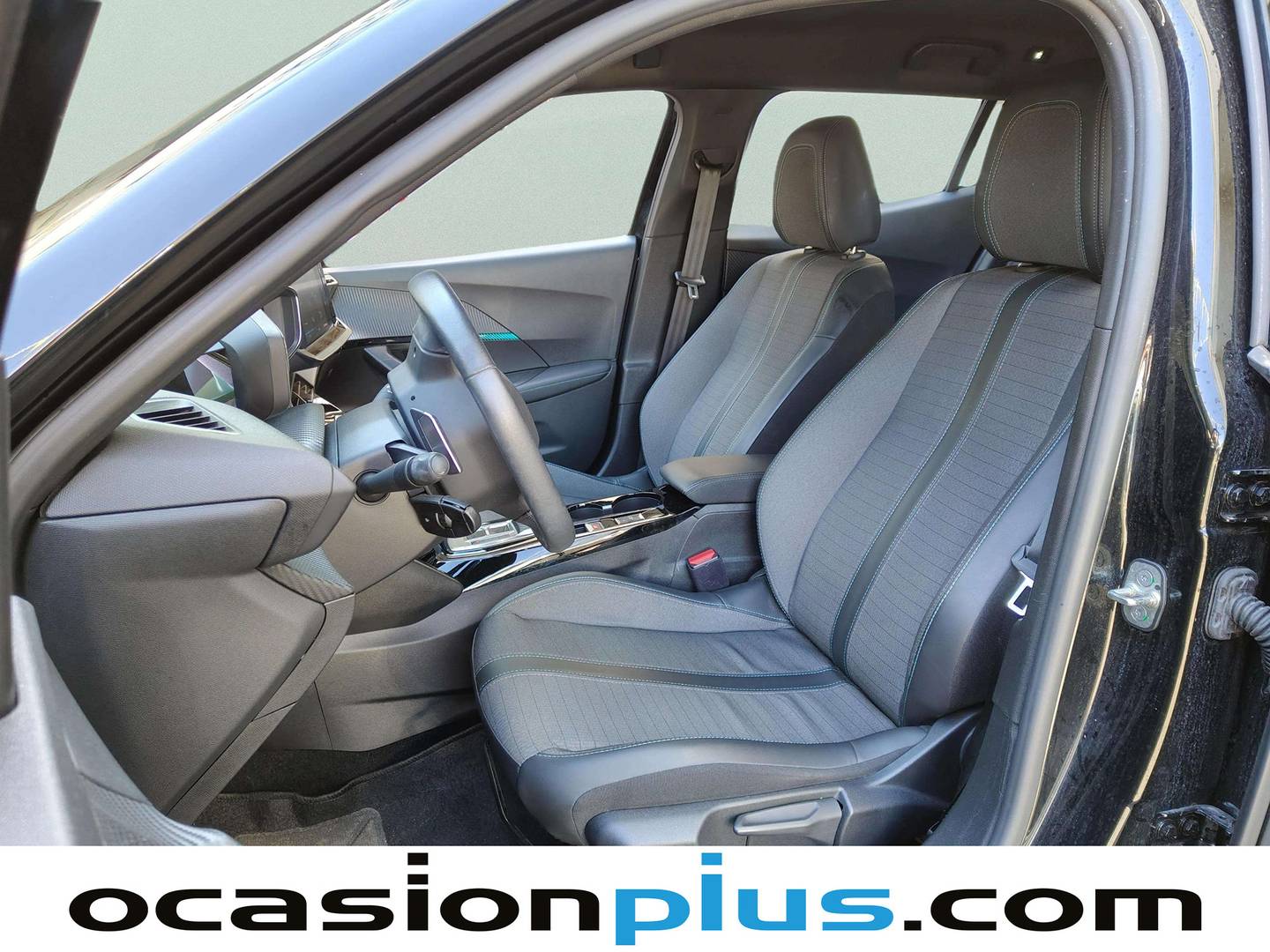 Foto asientos delanteros Peugeot 2008 Peugeot 2008 PureTech 130 S&S Allure Pack EAT8 (130 CV)