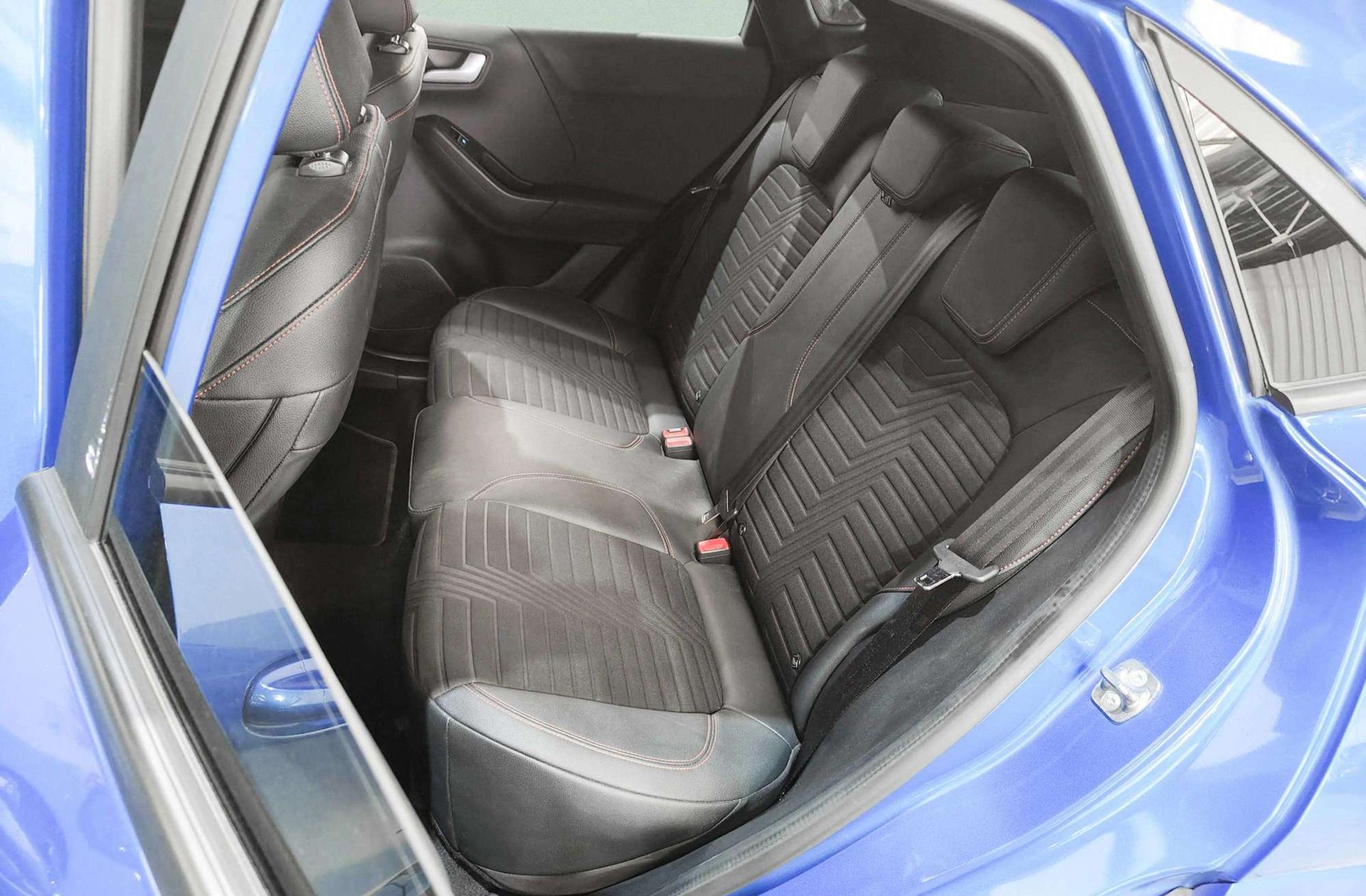Ford Puma 1.0 EcoBoost MHEV ST-Line - foto 14