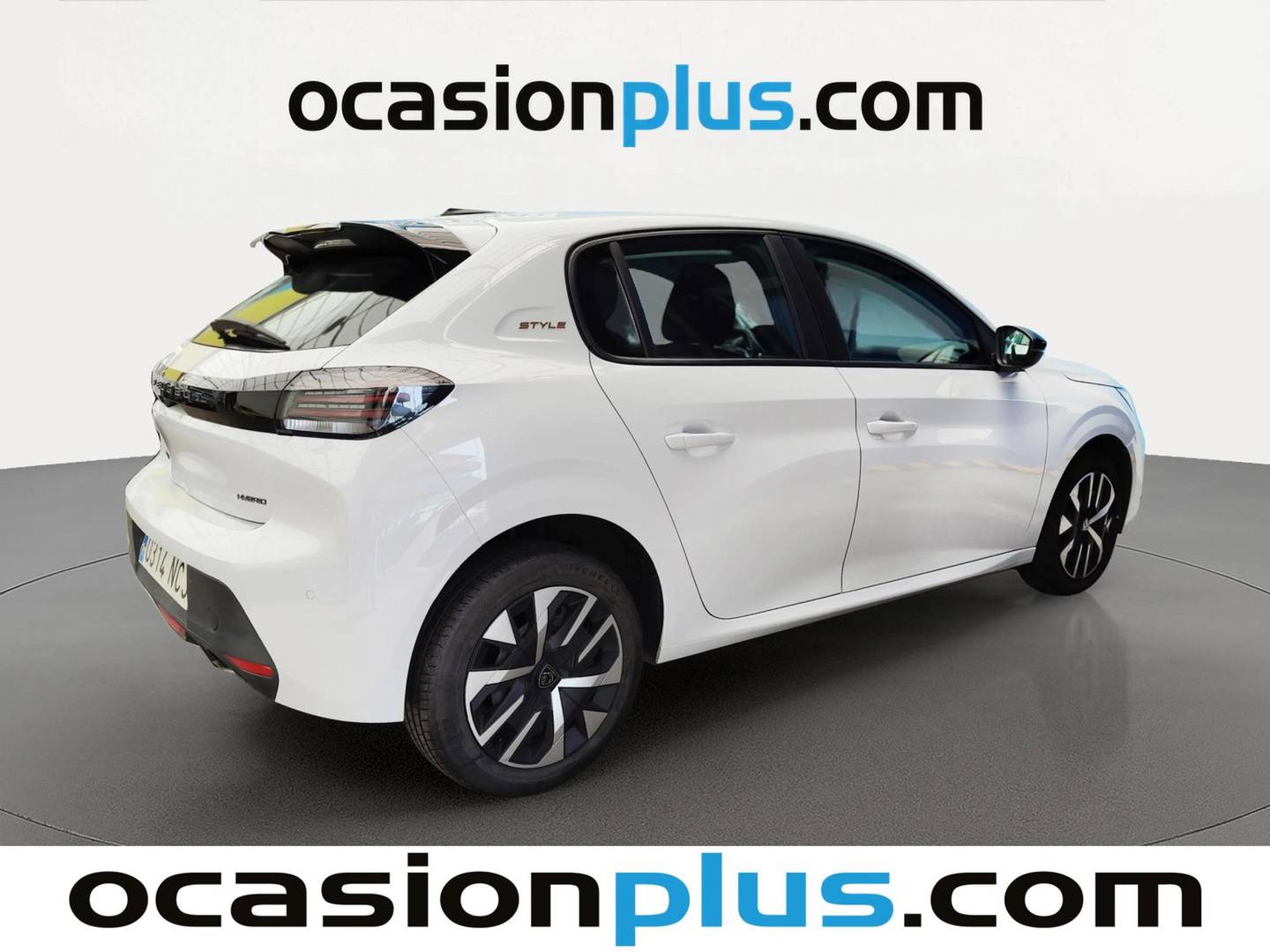 Foto trasera Peugeot 208 Peugeot 208 Style Hybrid 110 eDCS6 81 kW (110 CV) derecha