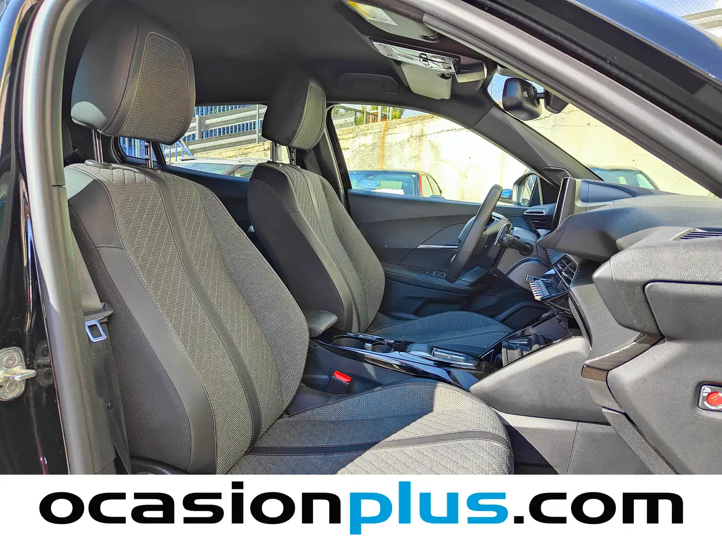 Foto Peugeot 2008 Peugeot 2008 Allure Hybrid eDCS6 (136 CV)