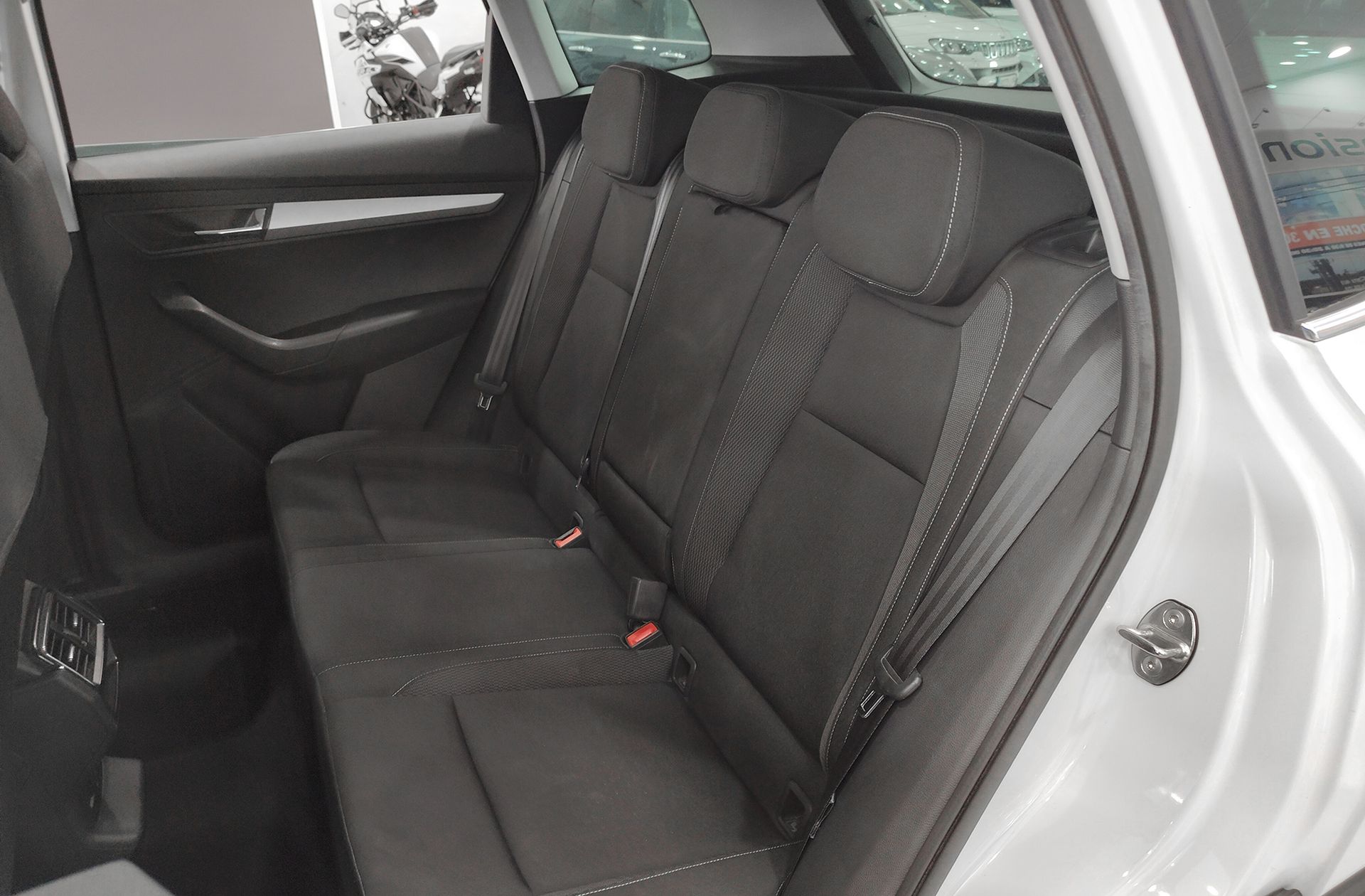 Škoda Karoq 2.0 TDI Selection - foto 11