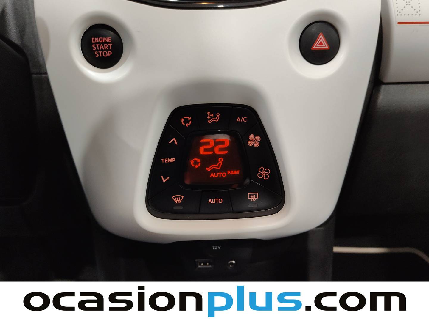 Equipamiento del Peugeot 108 Peugeot 108 1.2 PureTech Roland Garros TOP! (82 CV)