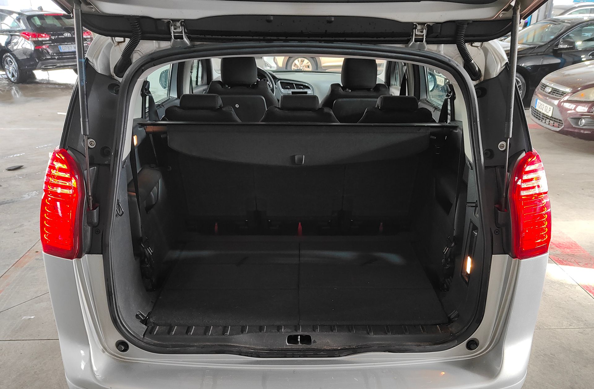 Peugeot 5008 1.6 HDi FAP Premium 7 plazas - foto 13