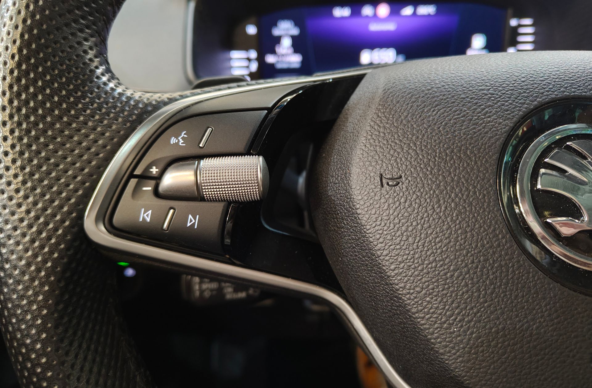 Škoda Karoq 1.5 TSI ACT Design DSG - foto 31