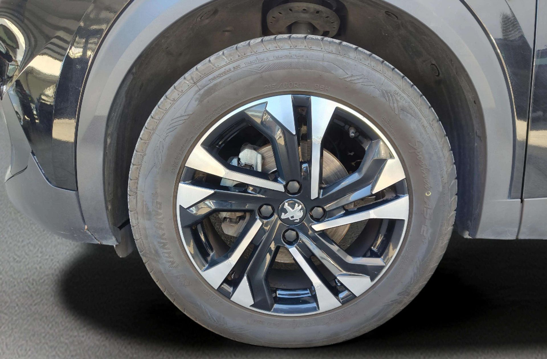 Peugeot 2008 PureTech 130 Allure Pack EAT8 - foto 31