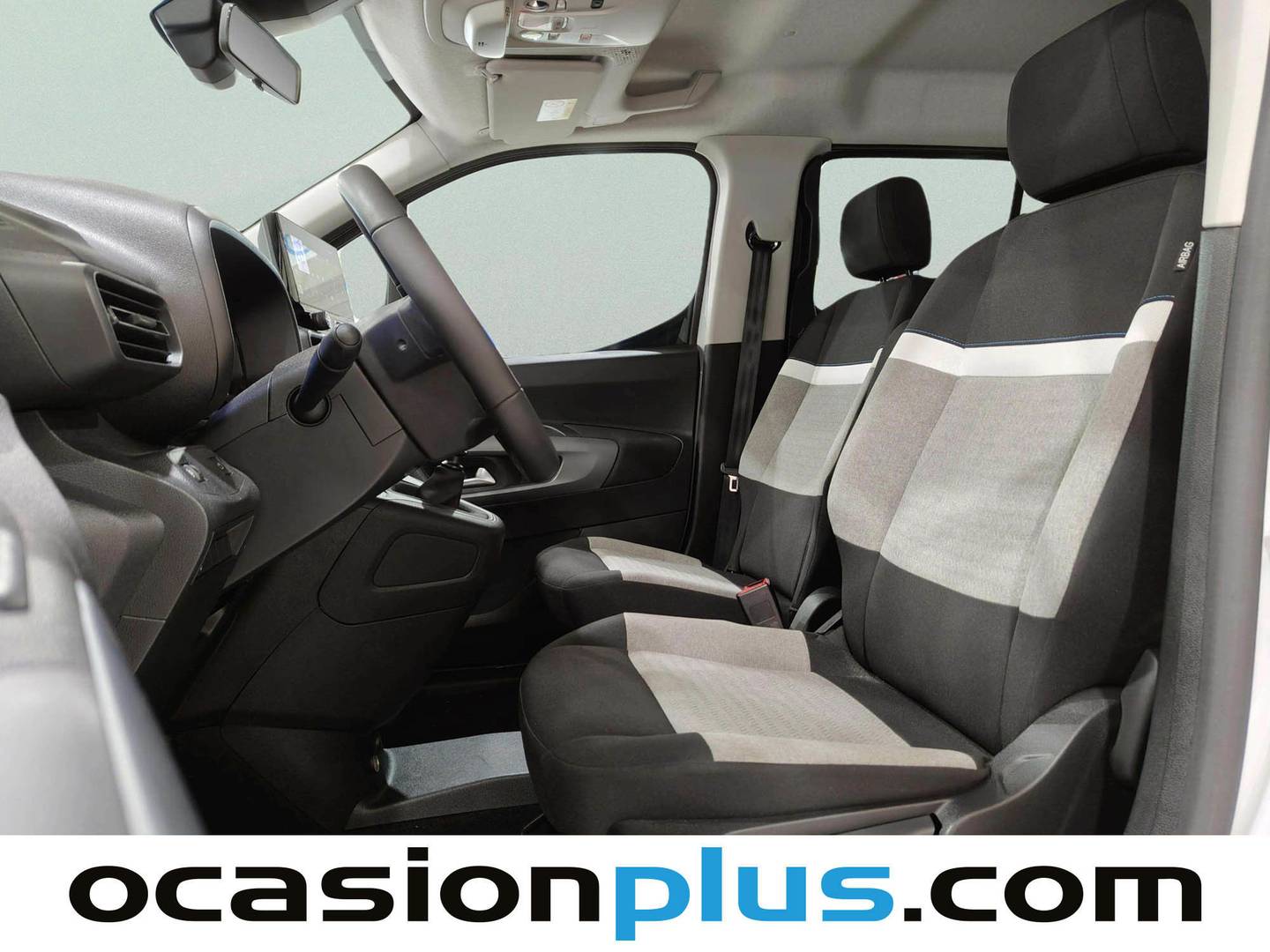 Foto asientos delanteros Citroën Berlingo Citroën Berlingo BlueHDi 100 S&S Plus Talla M (100 CV)
