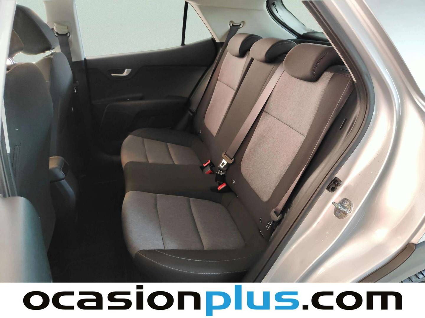 Foto asientos traseros KIA Stonic KIA Stonic 1.0 T-GDi MHEV Concept (115 CV)