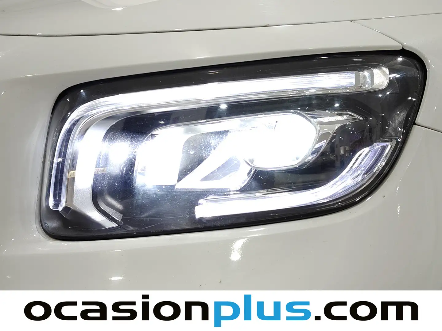 Foto Mercedes GLB Mercedes-Benz GLB 220 D 4Matic DCT (190 CV)