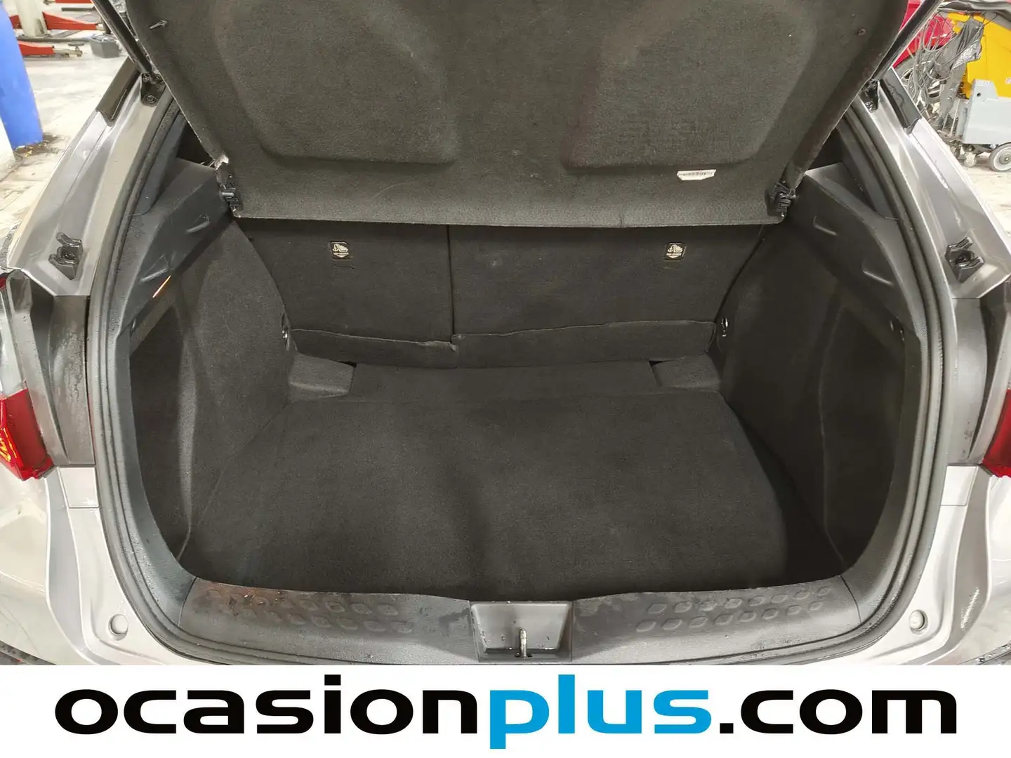 Foto Toyota C-HR Toyota C-HR 1.8 125H Advance (122 CV)