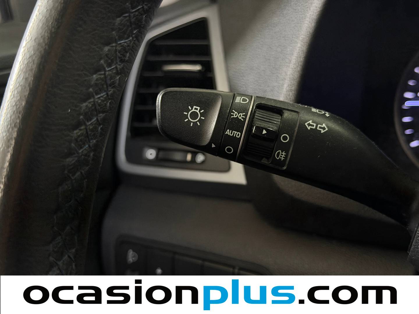 Equipamiento del Hyundai Tucson Hyundai Tucson 1.7 CRDI BlueDrive Essence 4x2 (115 CV)