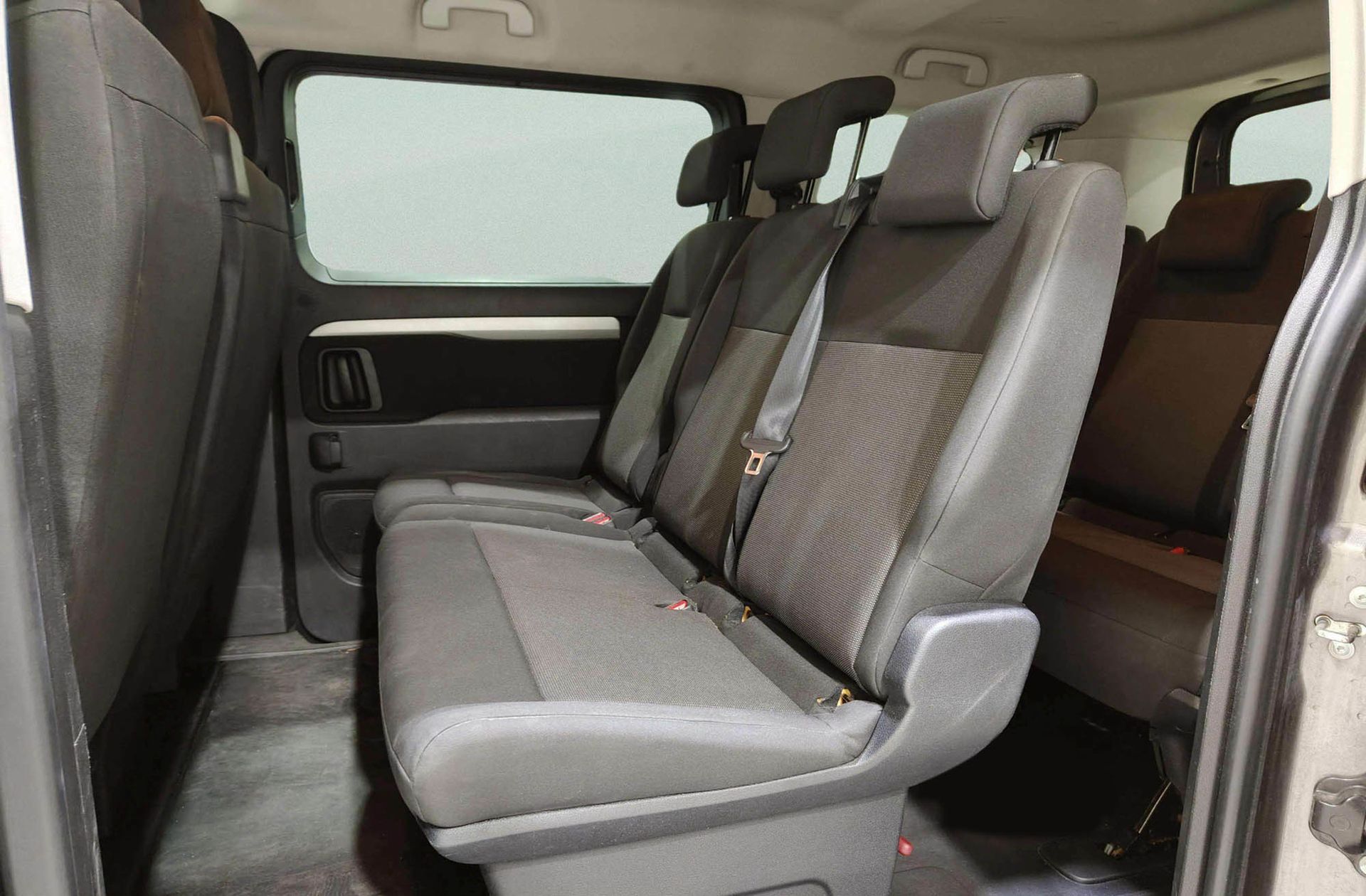 Toyota Proace Verso 2.0D VX Plus Shuttle L1 9 plazas - foto 12