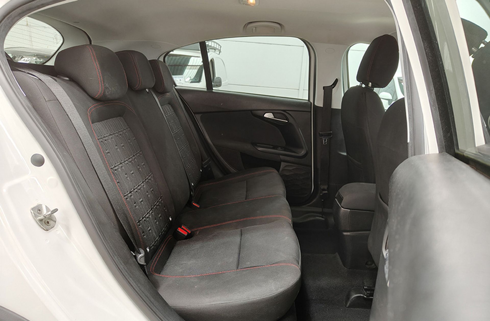 Fiat Tipo 1.5 Hybrid Red DCT - foto 19