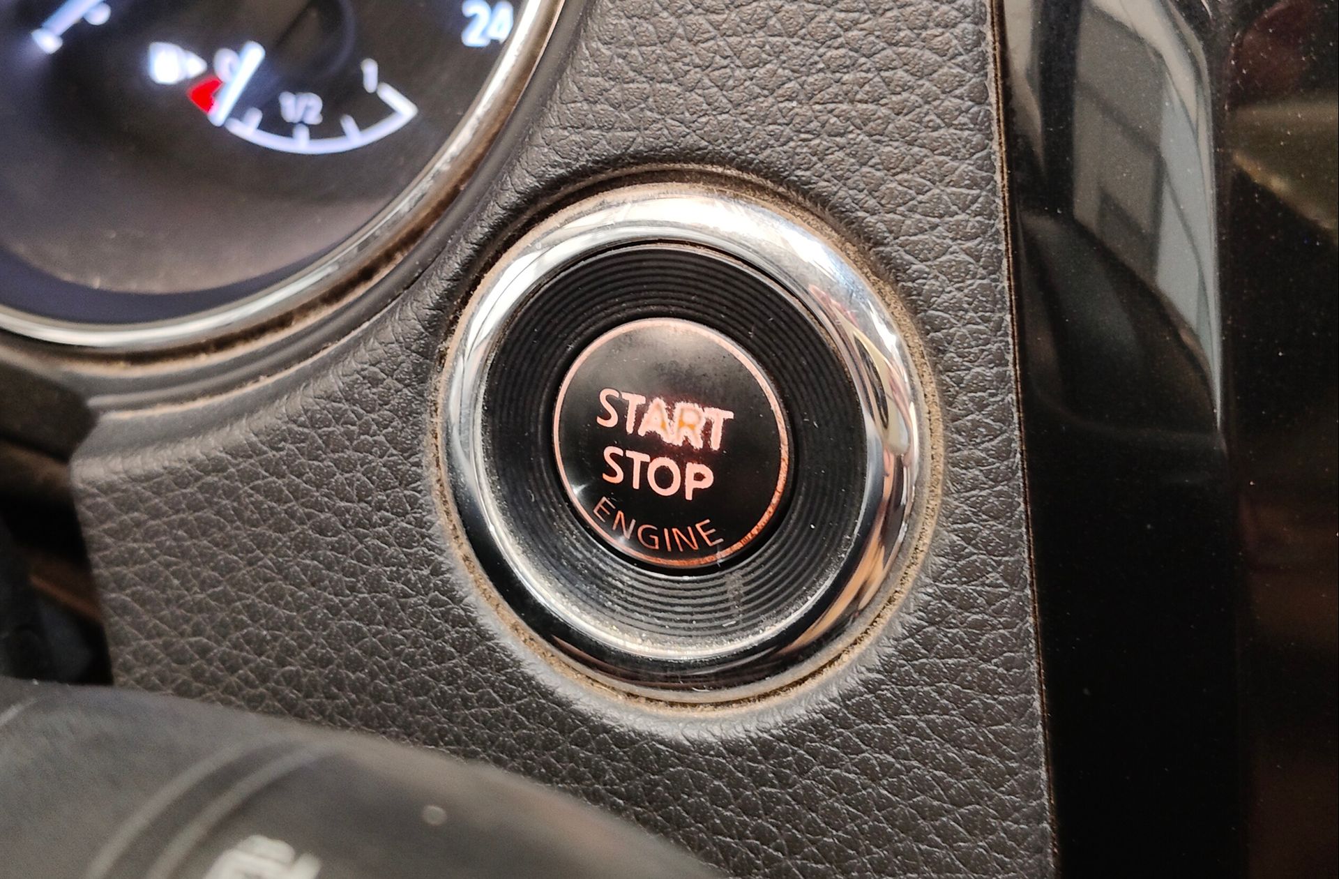 Nissan Qashqai 1.2 DIG-T N-Connecta 4x2 XTronic - foto 32