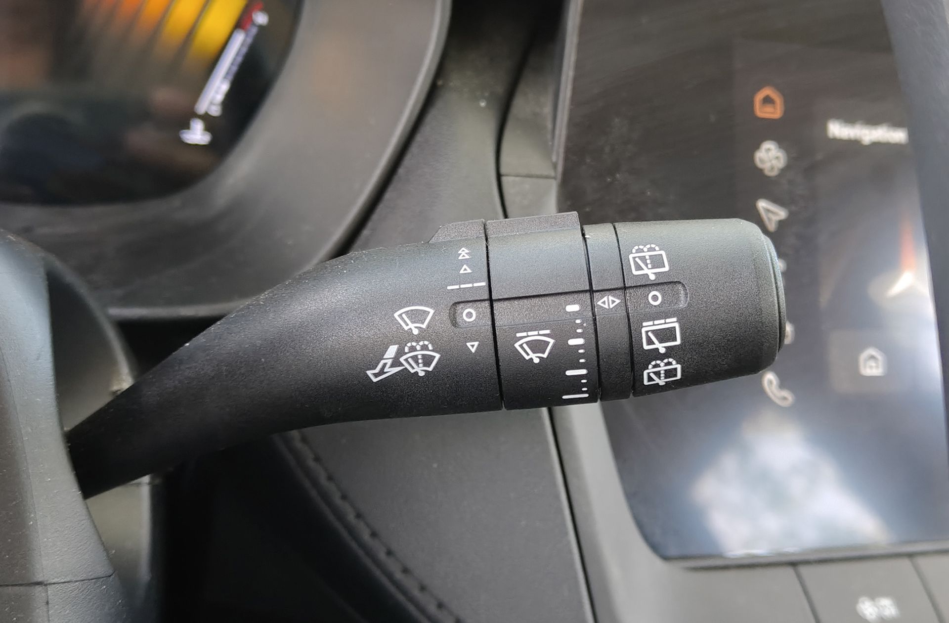 MG ZS 1.5 Hybrid+ Standard - foto 25