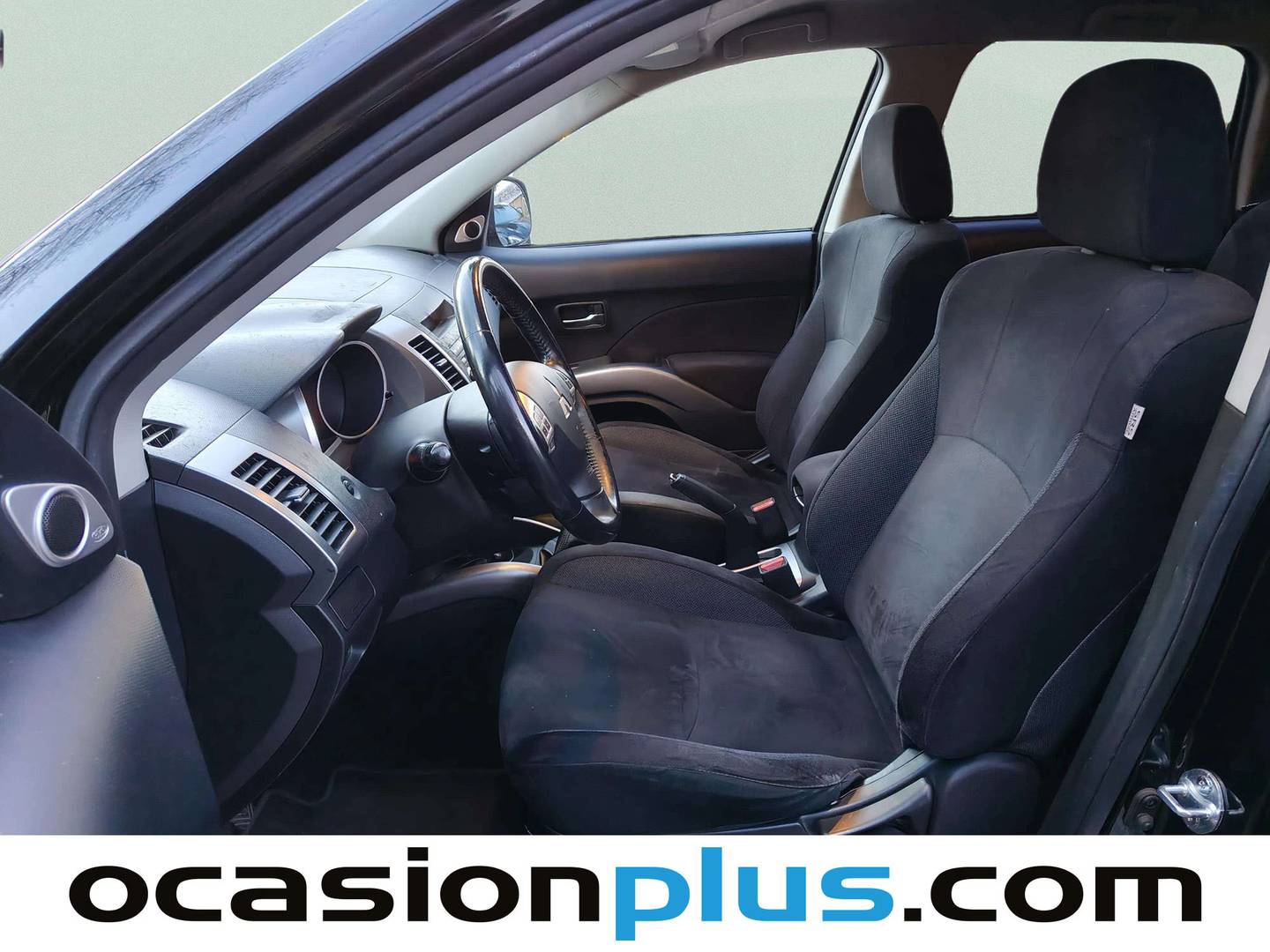 Foto Mitsubishi Outlander Mitsubishi Outlander 2.0 DI-D Intense Plus (140 CV) 7 Plazas