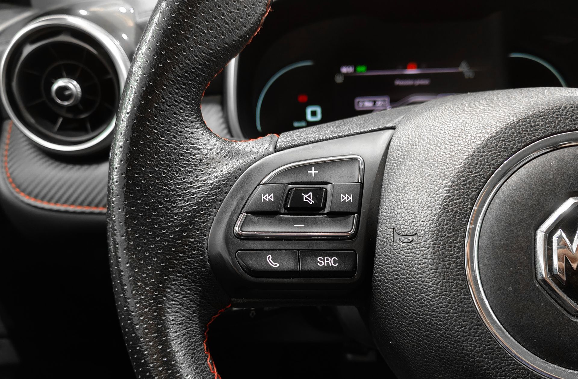 MG ZS 1.0T Luxury - foto 34