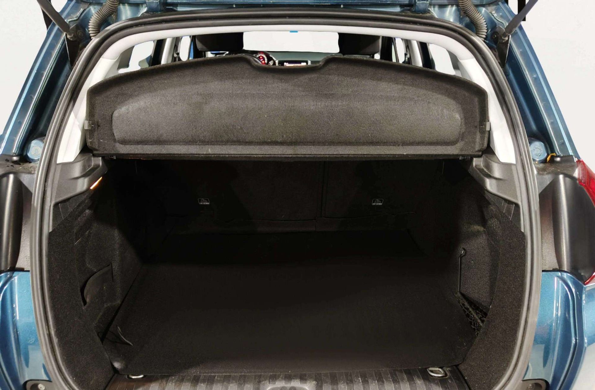 Peugeot 2008 BlueHDi 100 Signature - foto 14