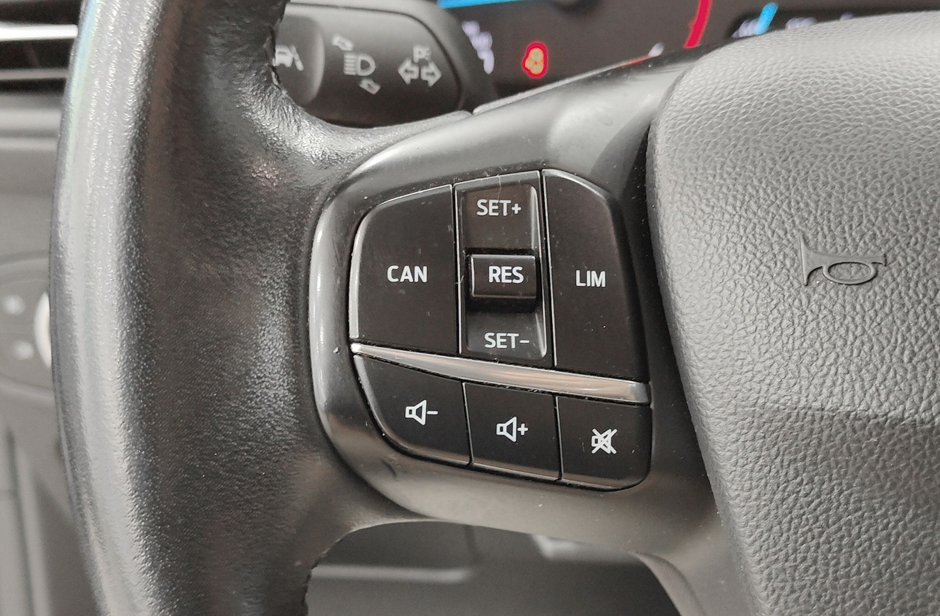 Ford Focus SportBreak 1.5 EcoBlue Trend+ - foto 24
