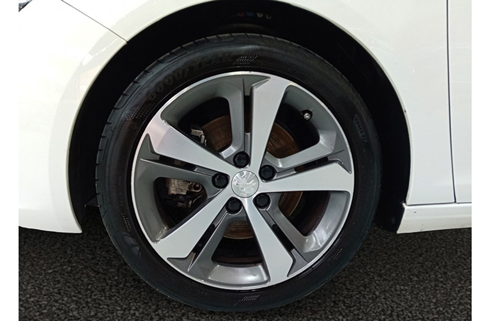 Peugeot 308 1.6 THP Allure - foto 35