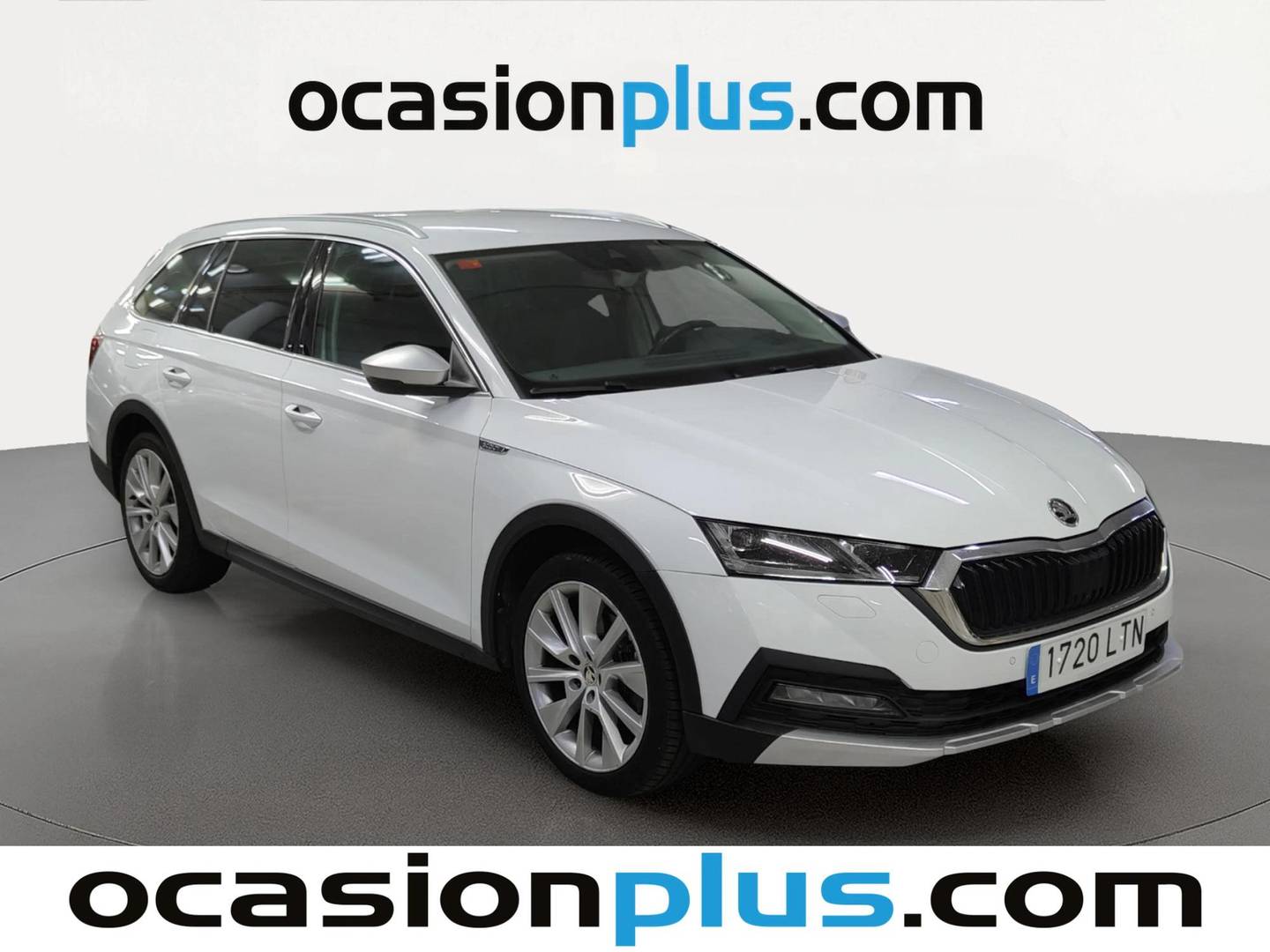 Foto delantera Skoda Octavia Skoda Octavia Combi 2.0 TSI 140kW(190CV) DSG 4X4 Scout derecha